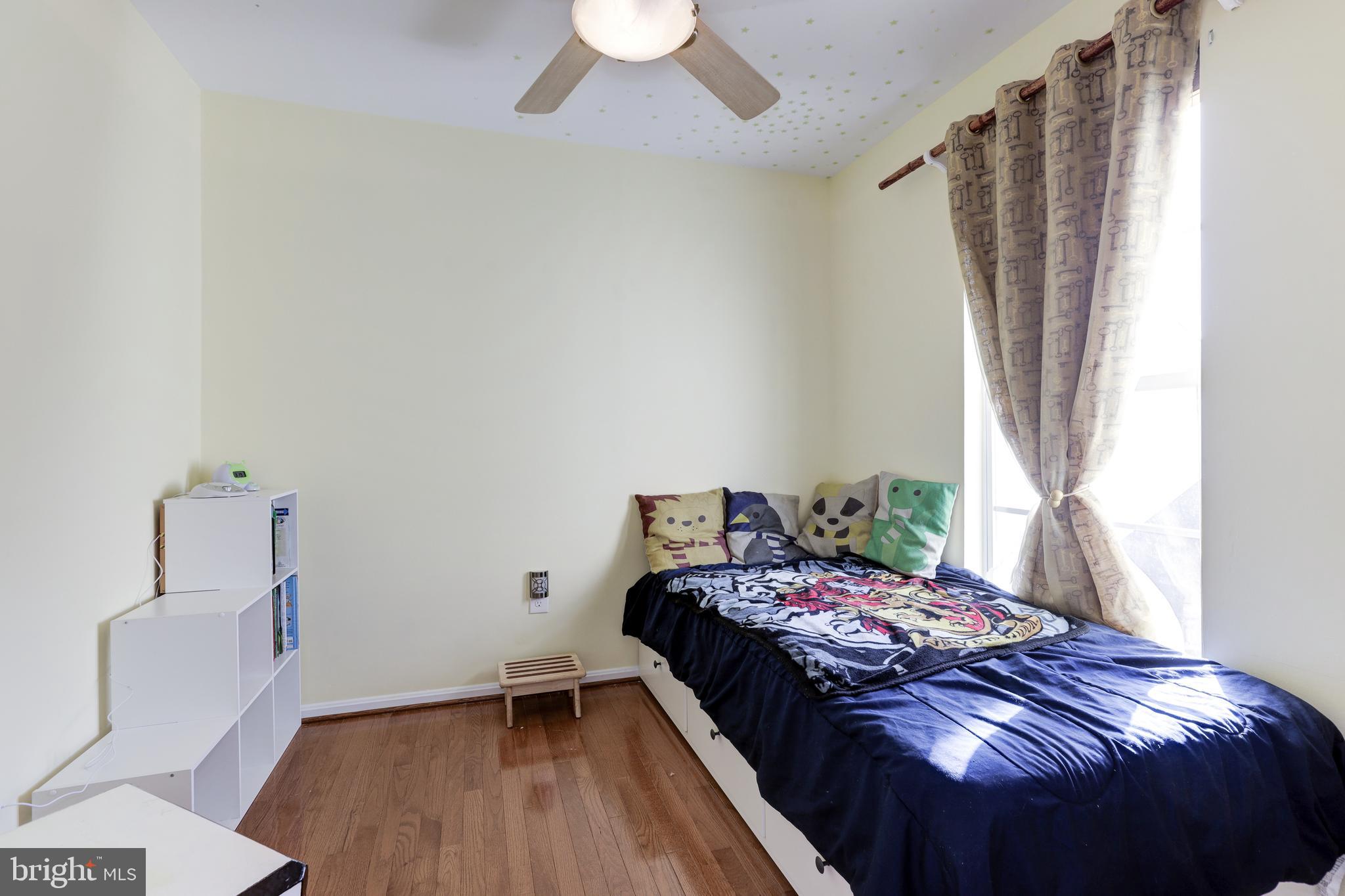 ASHBURN VILLAGE - Residential