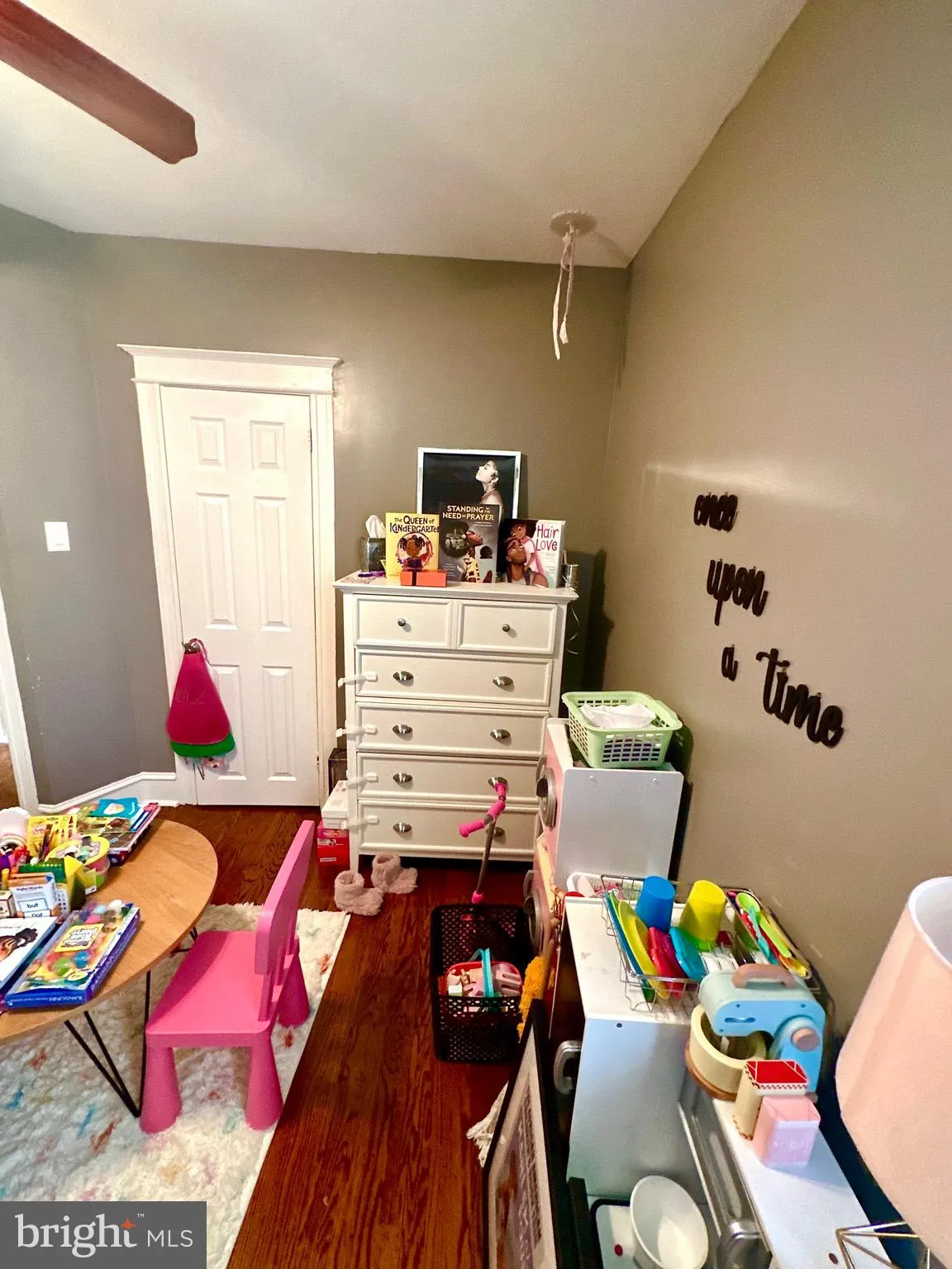 Philadelphia, Pennsylvania 19131, United States, 3 Bedrooms Bedrooms, ,3 BathroomsBathrooms,Residential,Contingent,23203