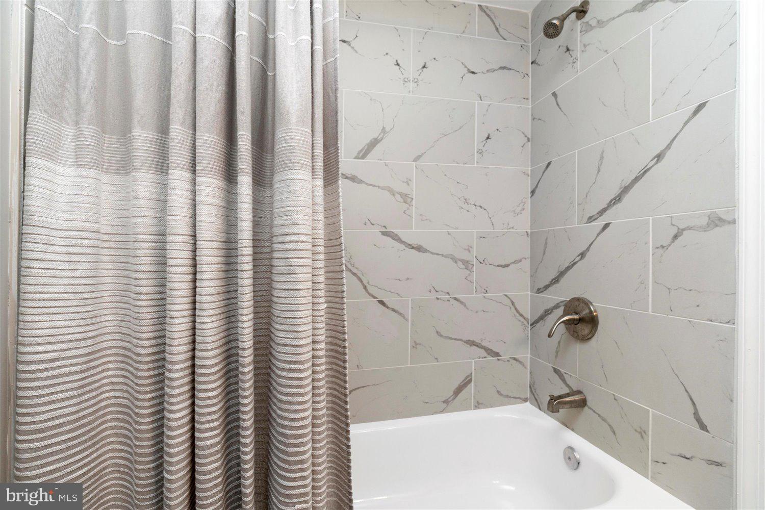 MCELDERRY PARK - Residential Lease