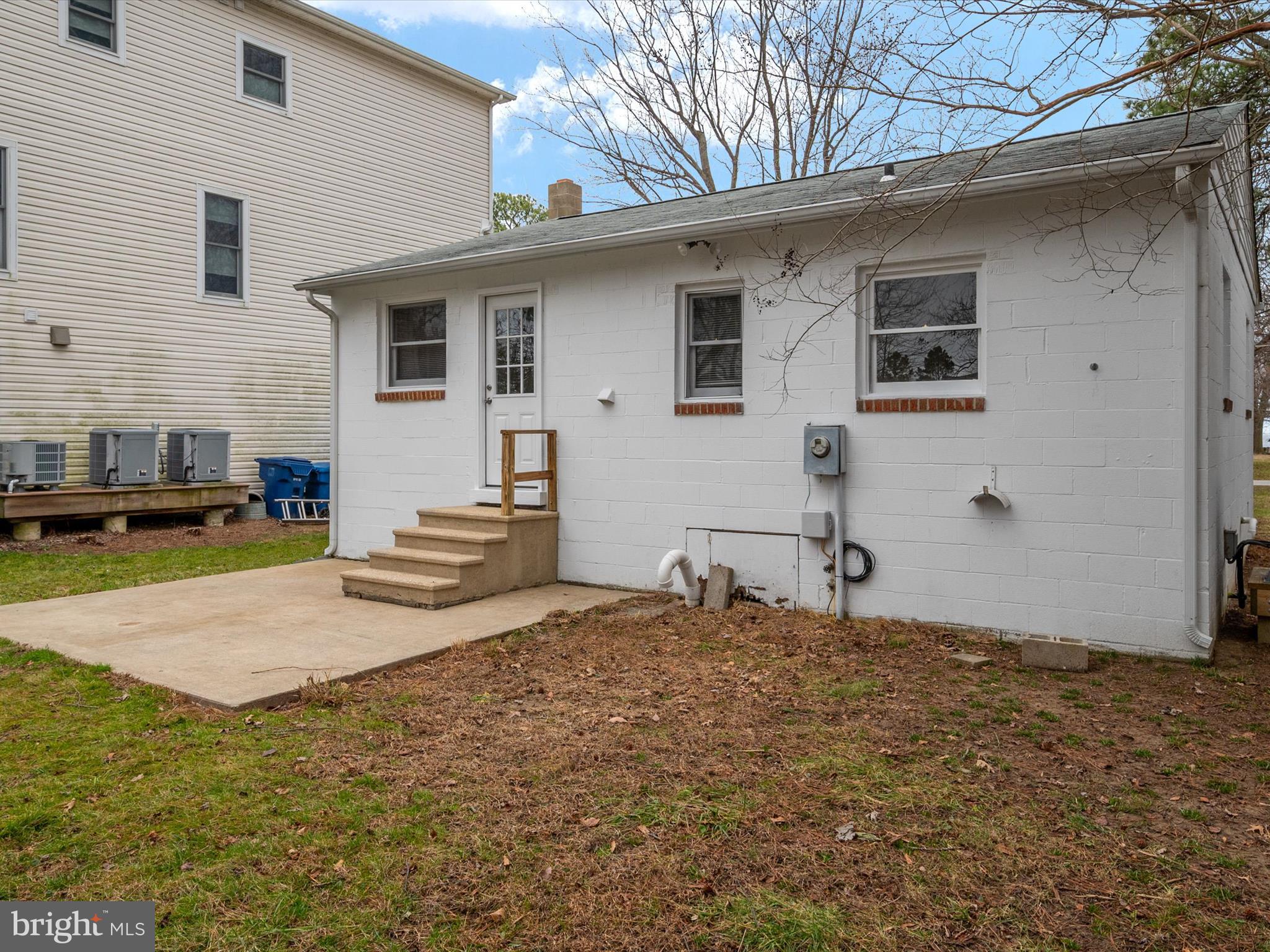 CHESTER RIVER BEACH - Residential