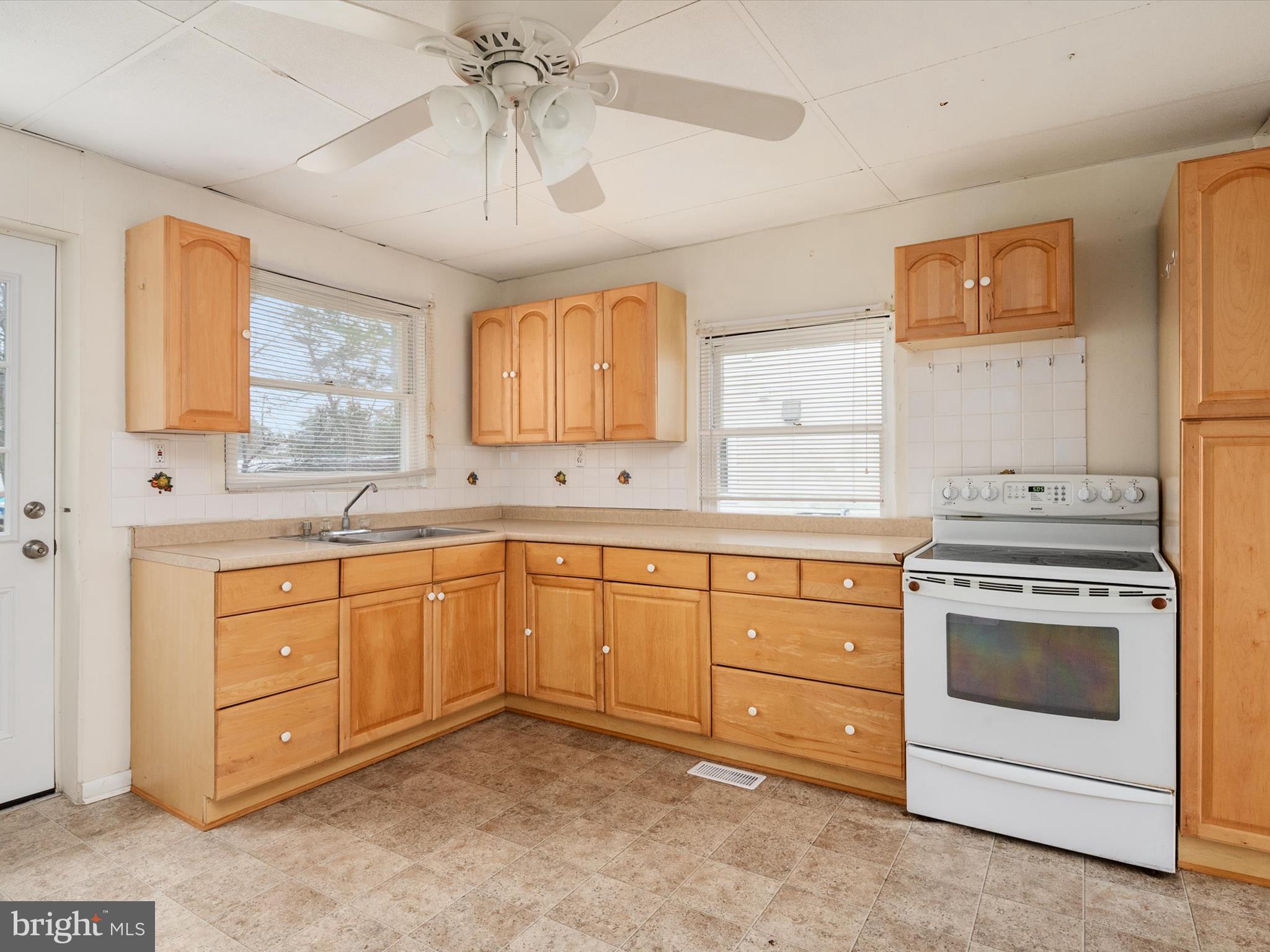 CHESTER RIVER BEACH - Residential