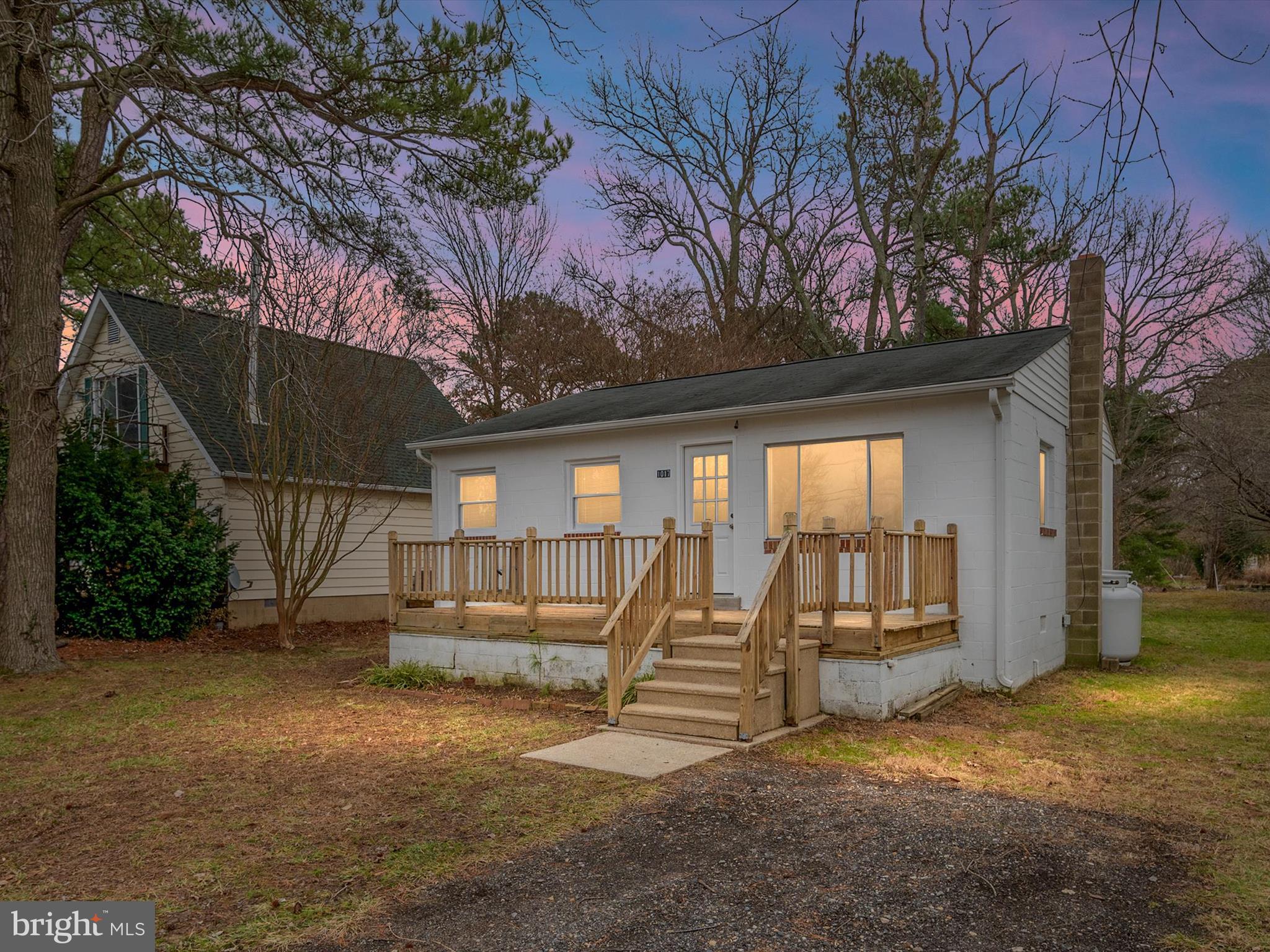 CHESTER RIVER BEACH - Residential