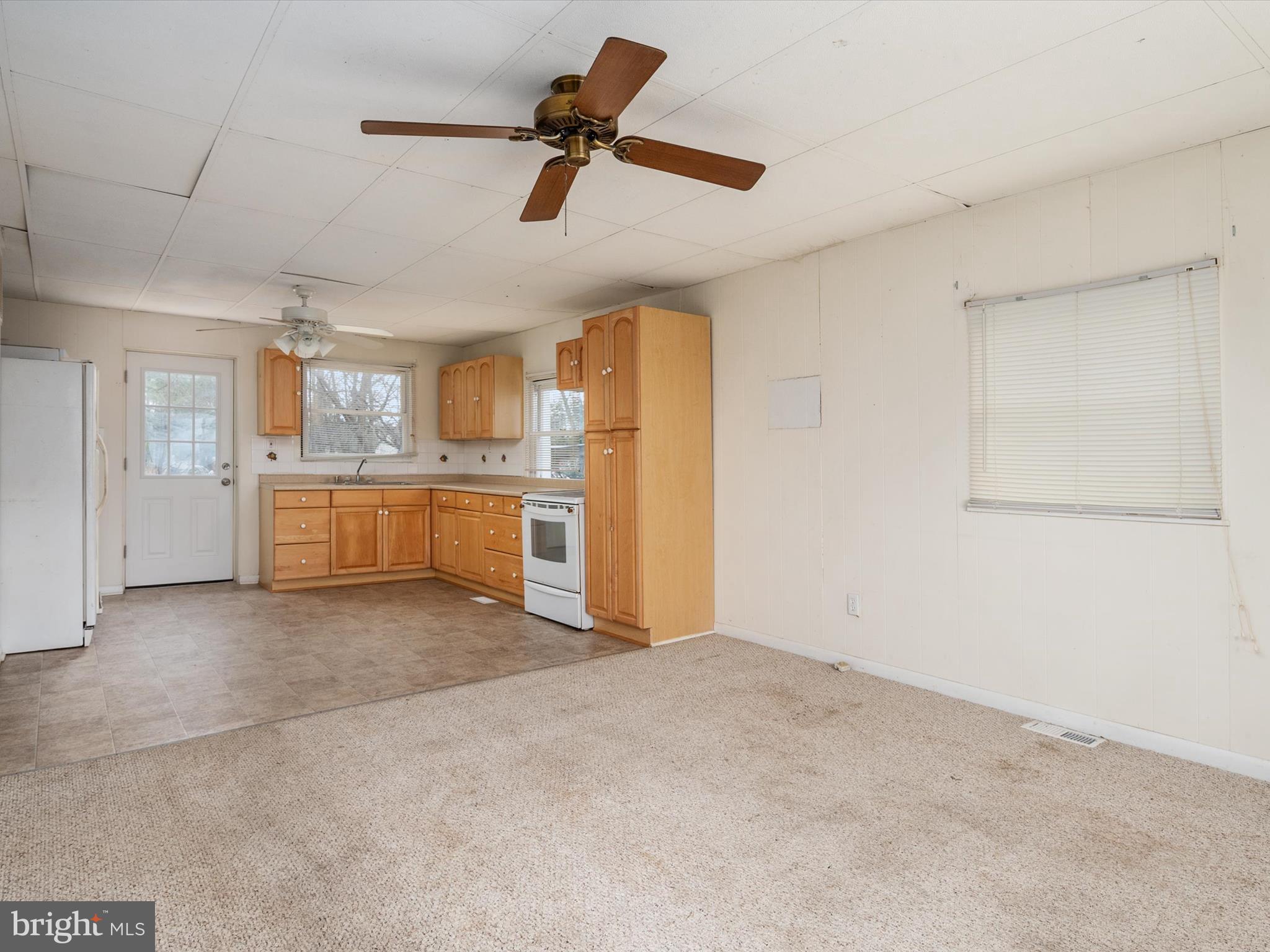 CHESTER RIVER BEACH - Residential