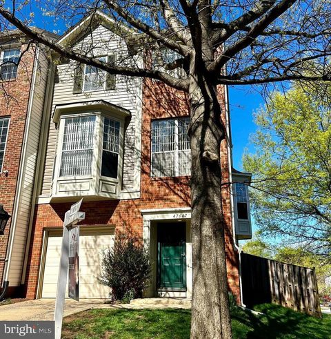 47647 SANDBANK SQUARE STERLING VA 20165