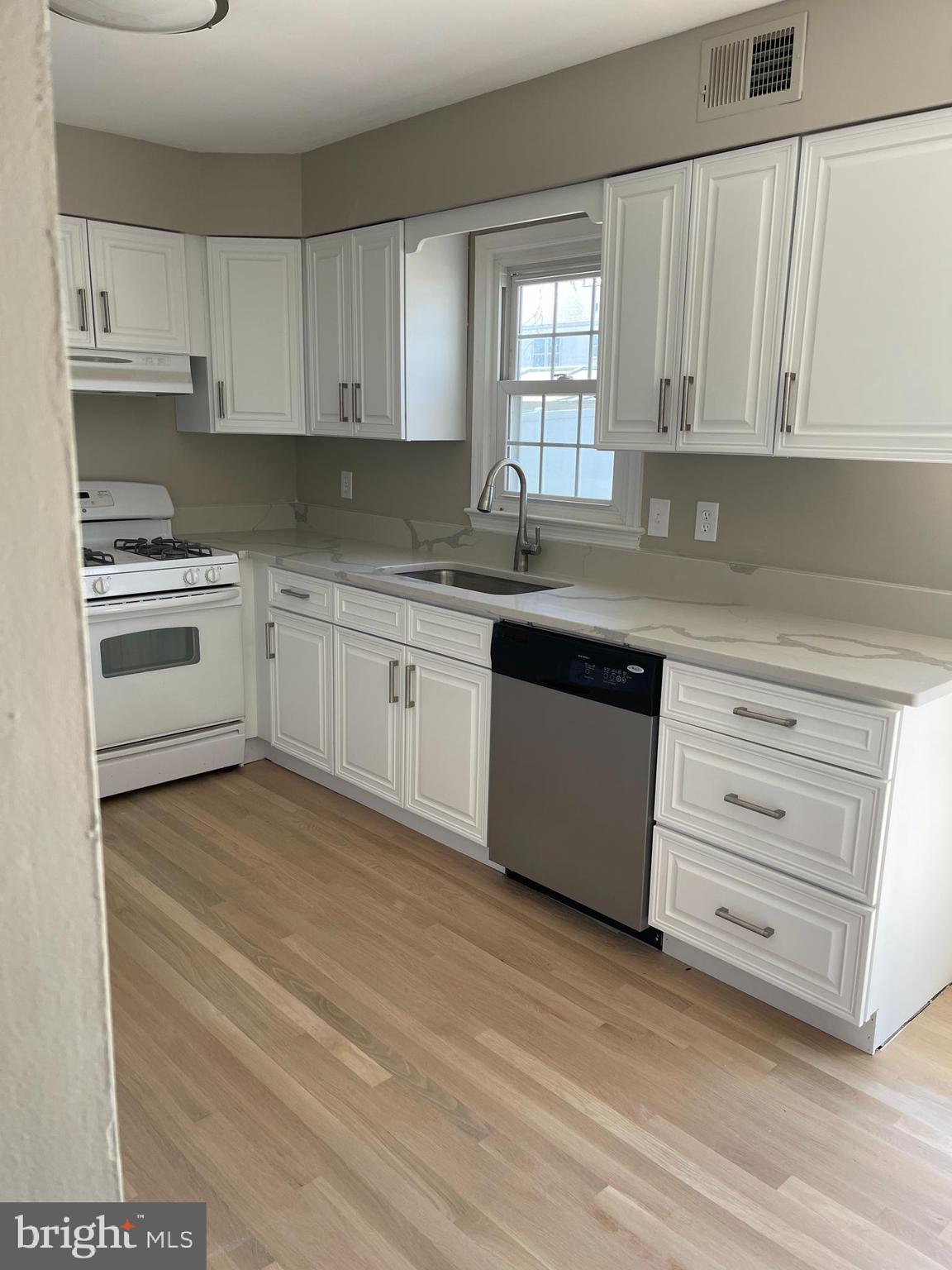 FRANKLIN PARK - Residential Lease