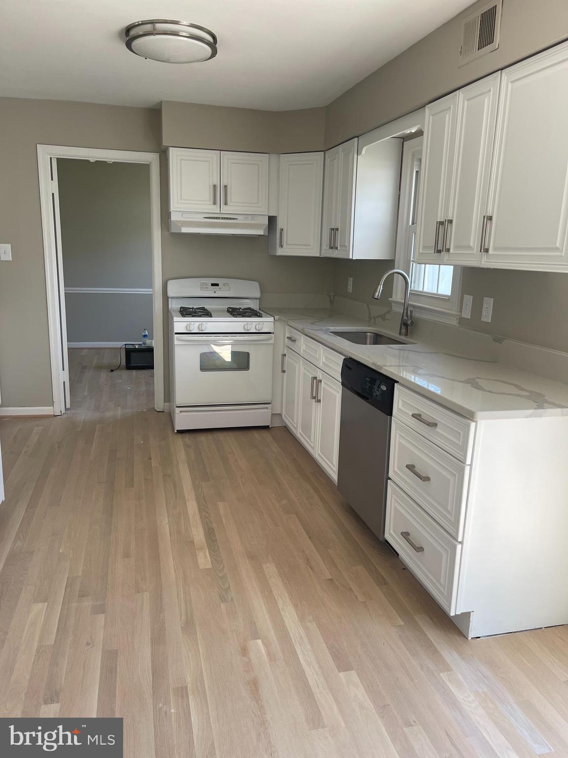 FRANKLIN PARK - Residential Lease