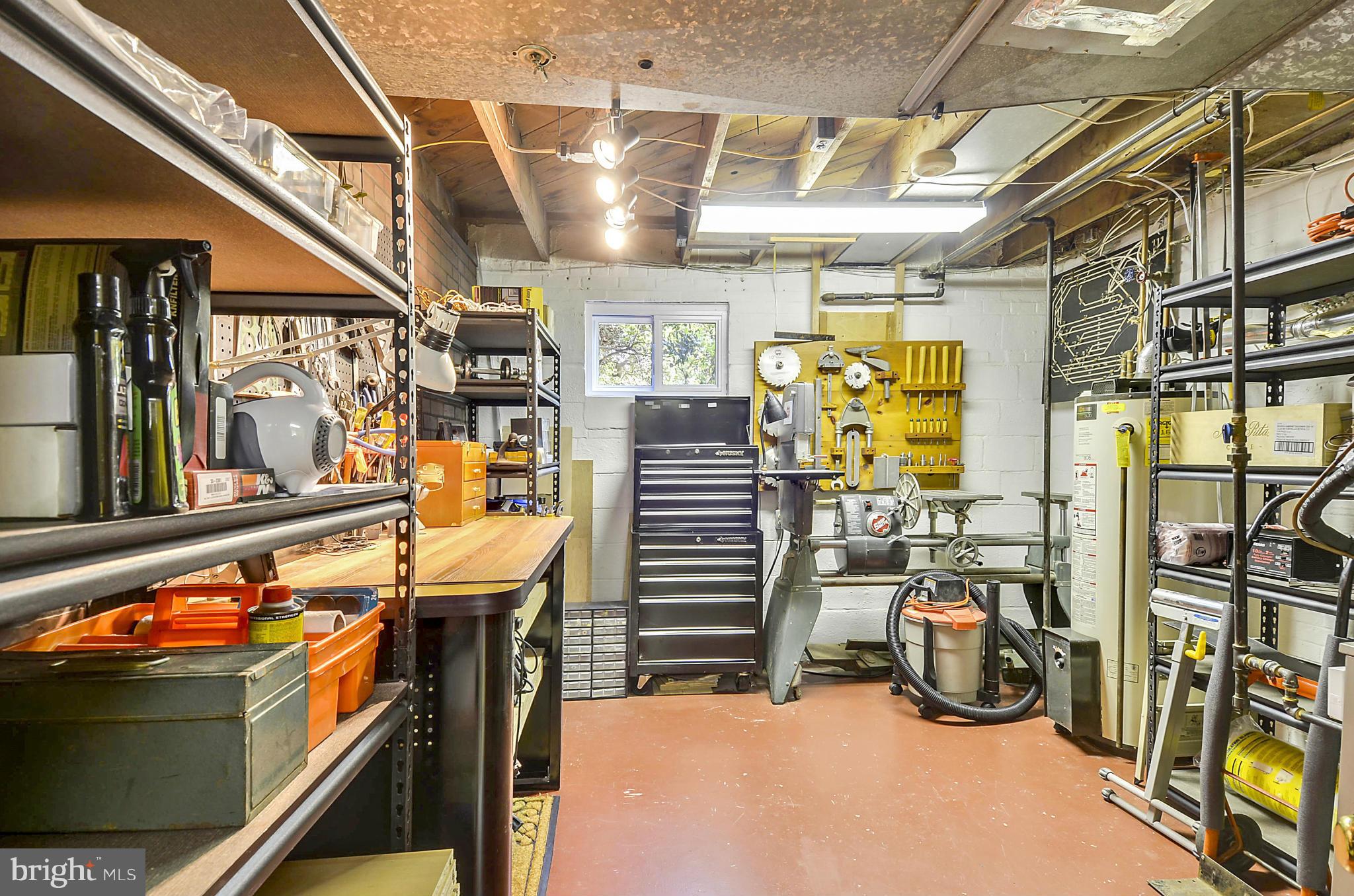 CRESCENT HILLS - Residential