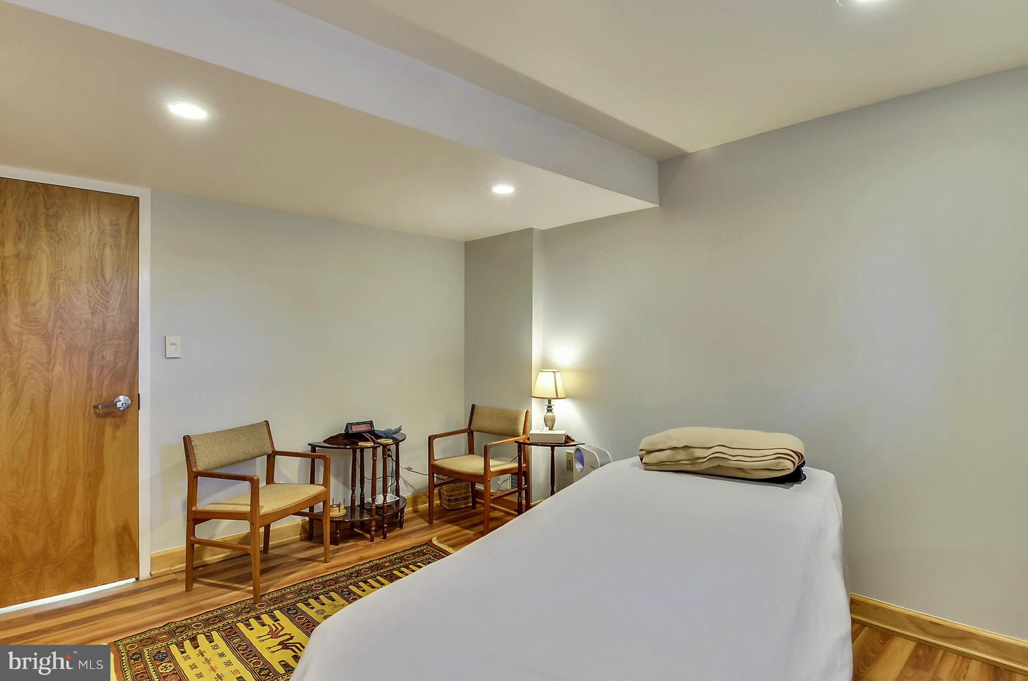 CRESCENT HILLS - Residential