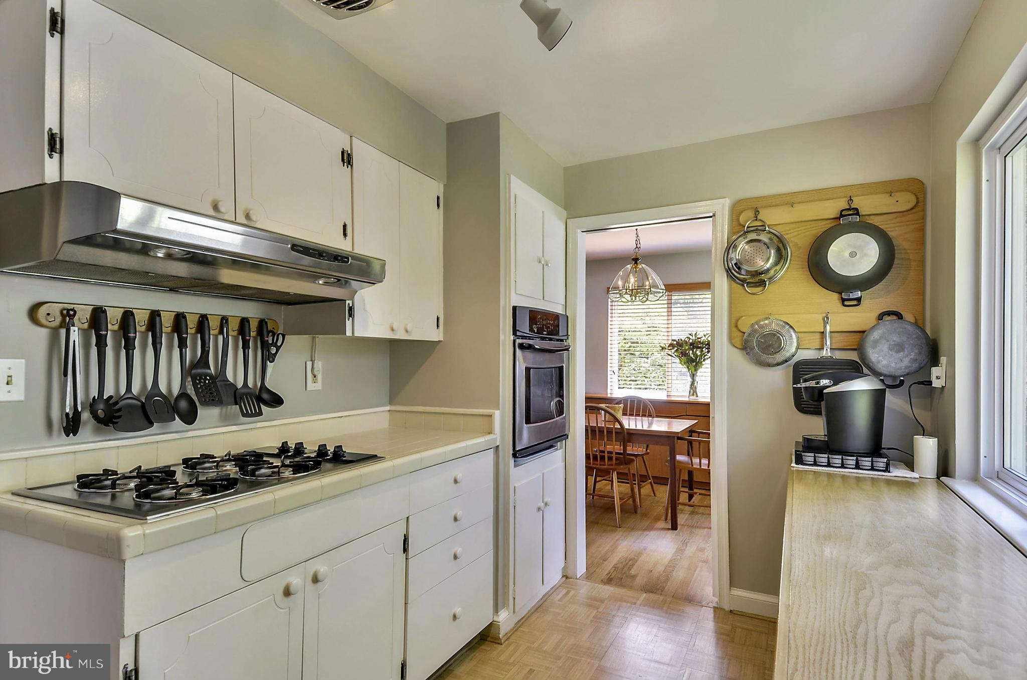 CRESCENT HILLS - Residential