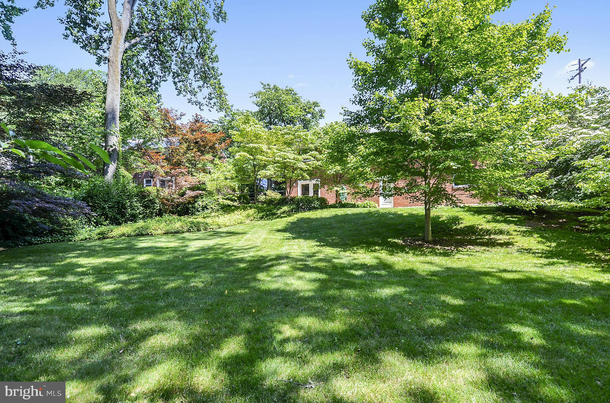 CRESCENT HILLS - Residential