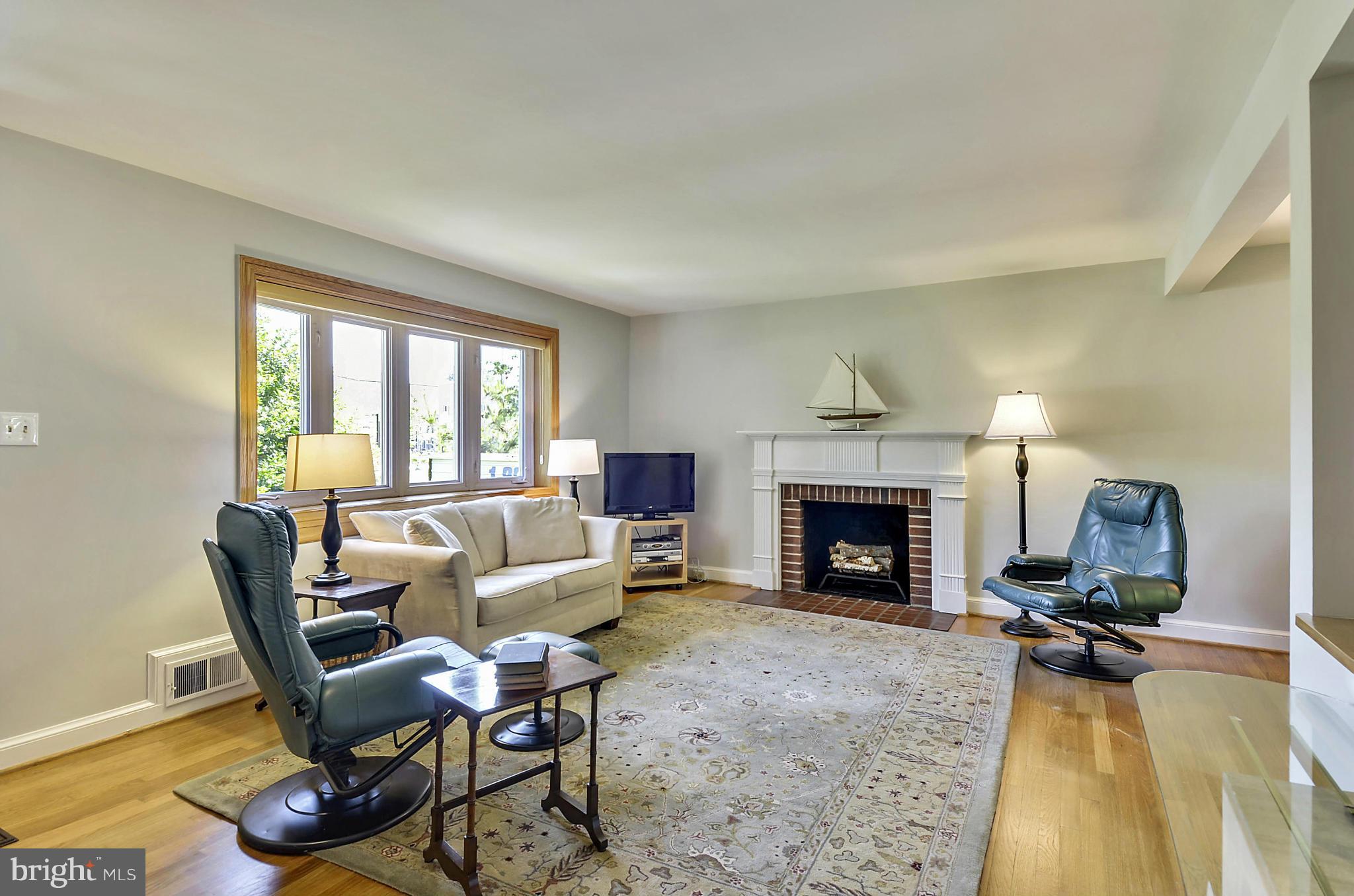 CRESCENT HILLS - Residential