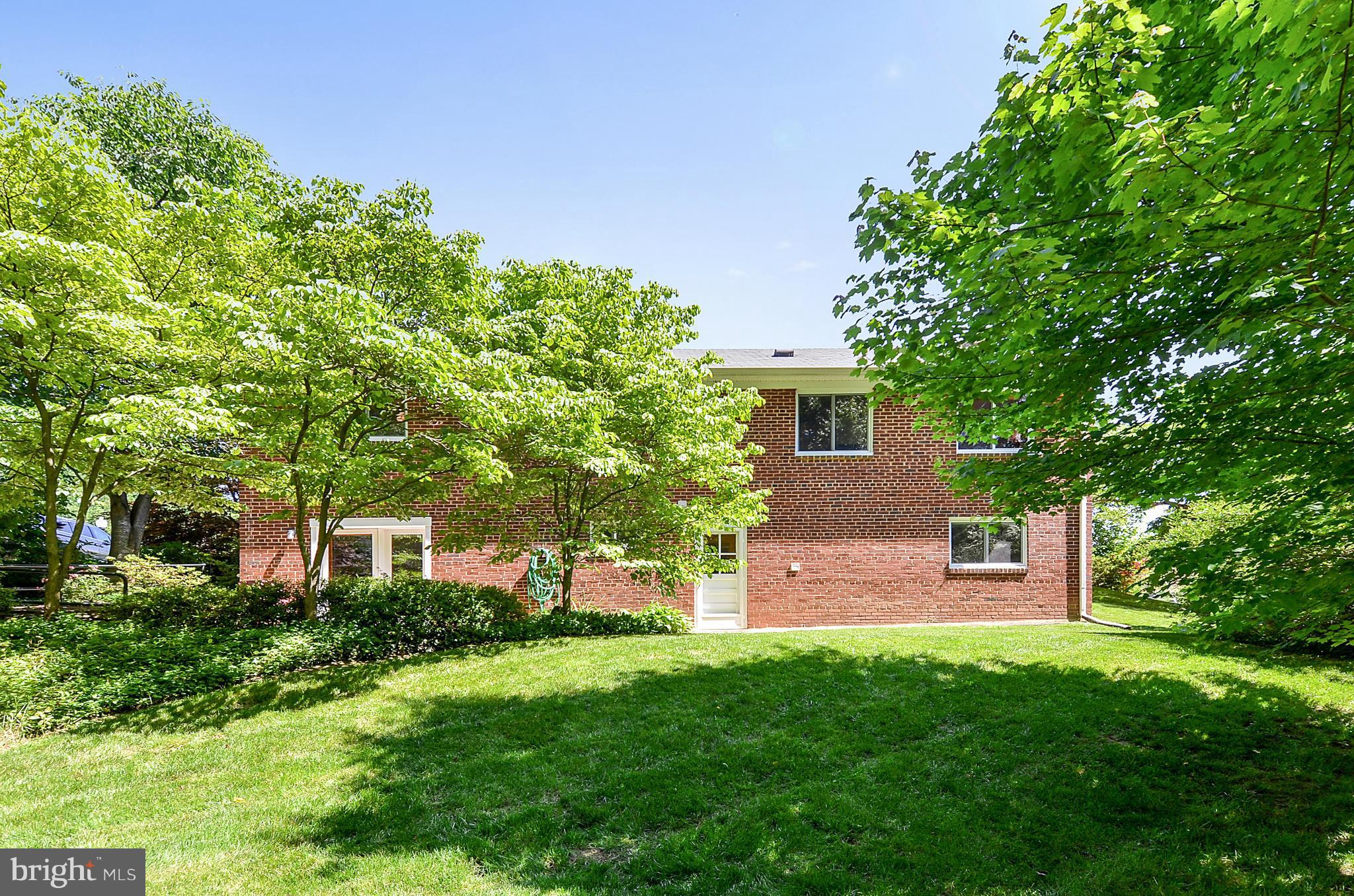 CRESCENT HILLS - Residential