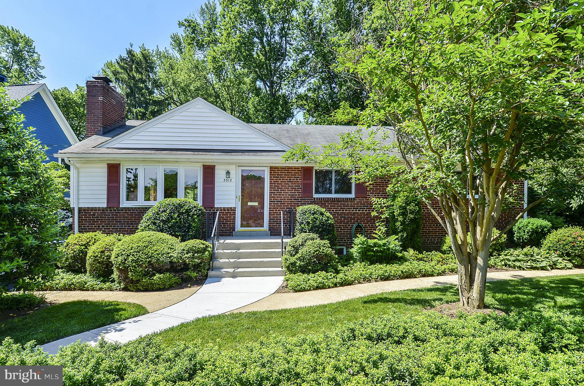 CRESCENT HILLS - Residential