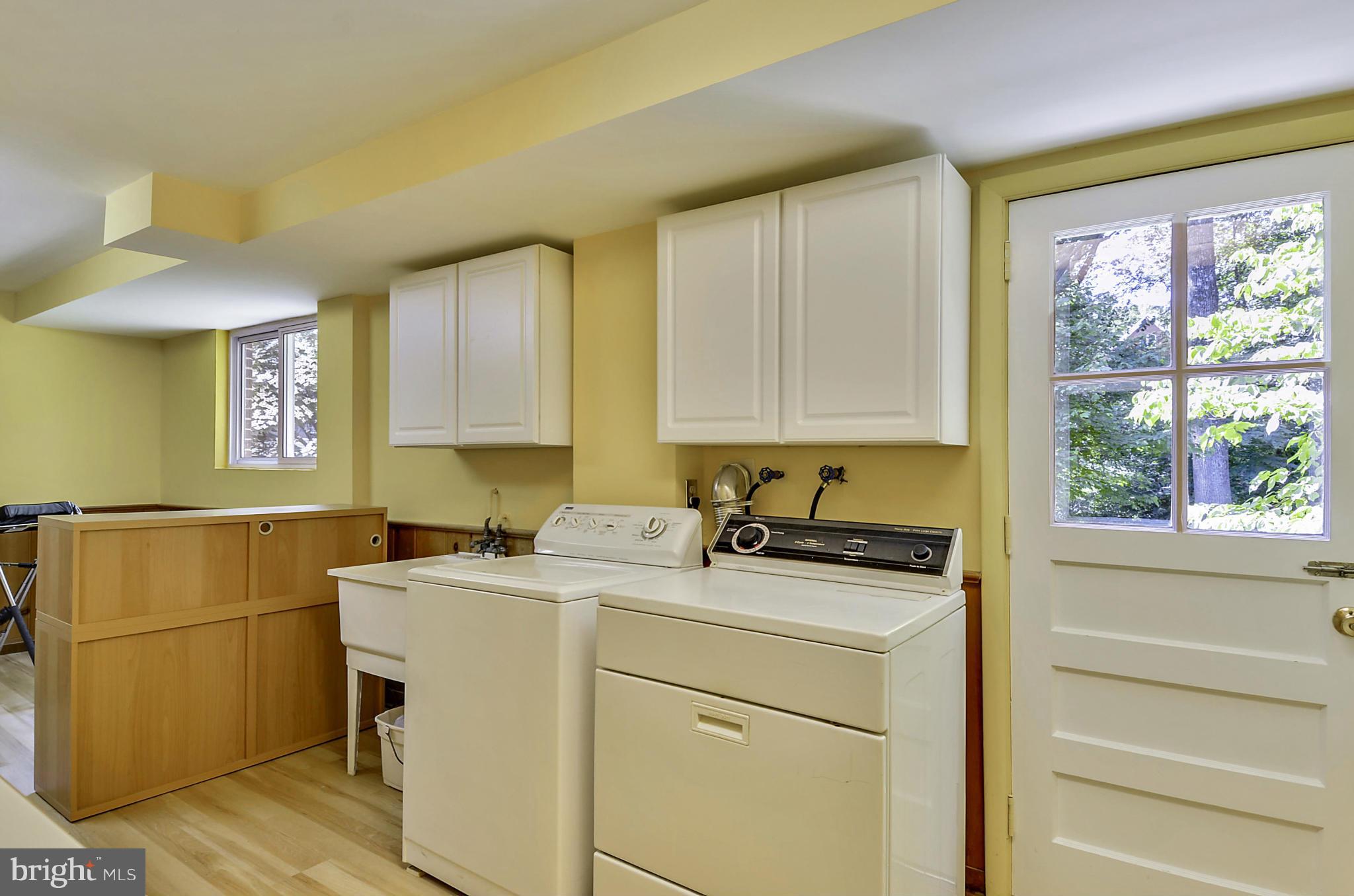 CRESCENT HILLS - Residential