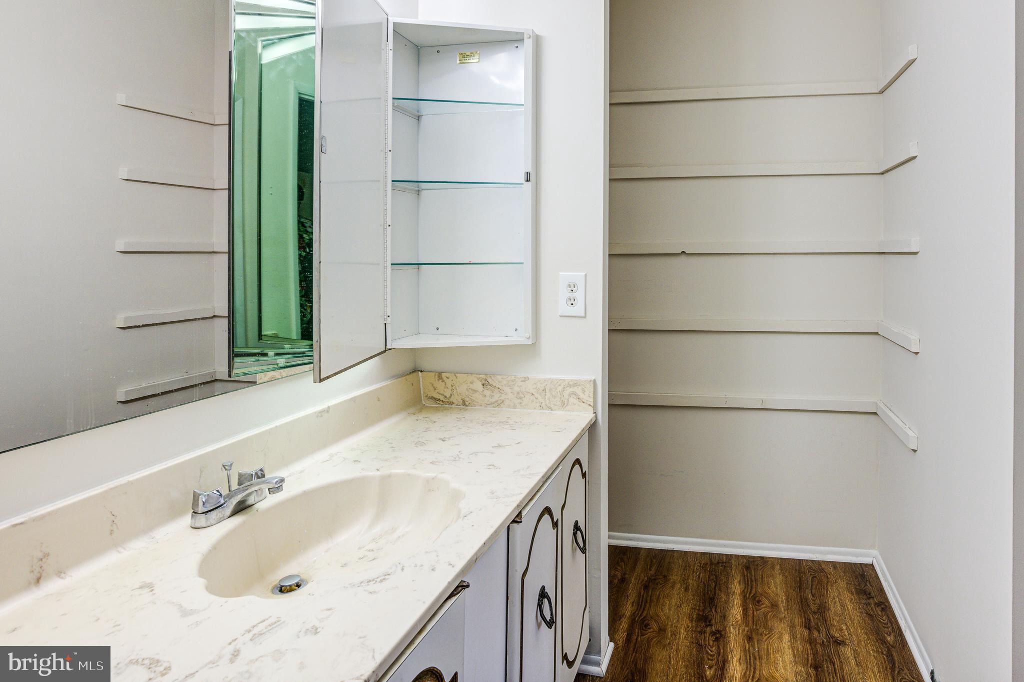 LEISURE WORLD - Residential