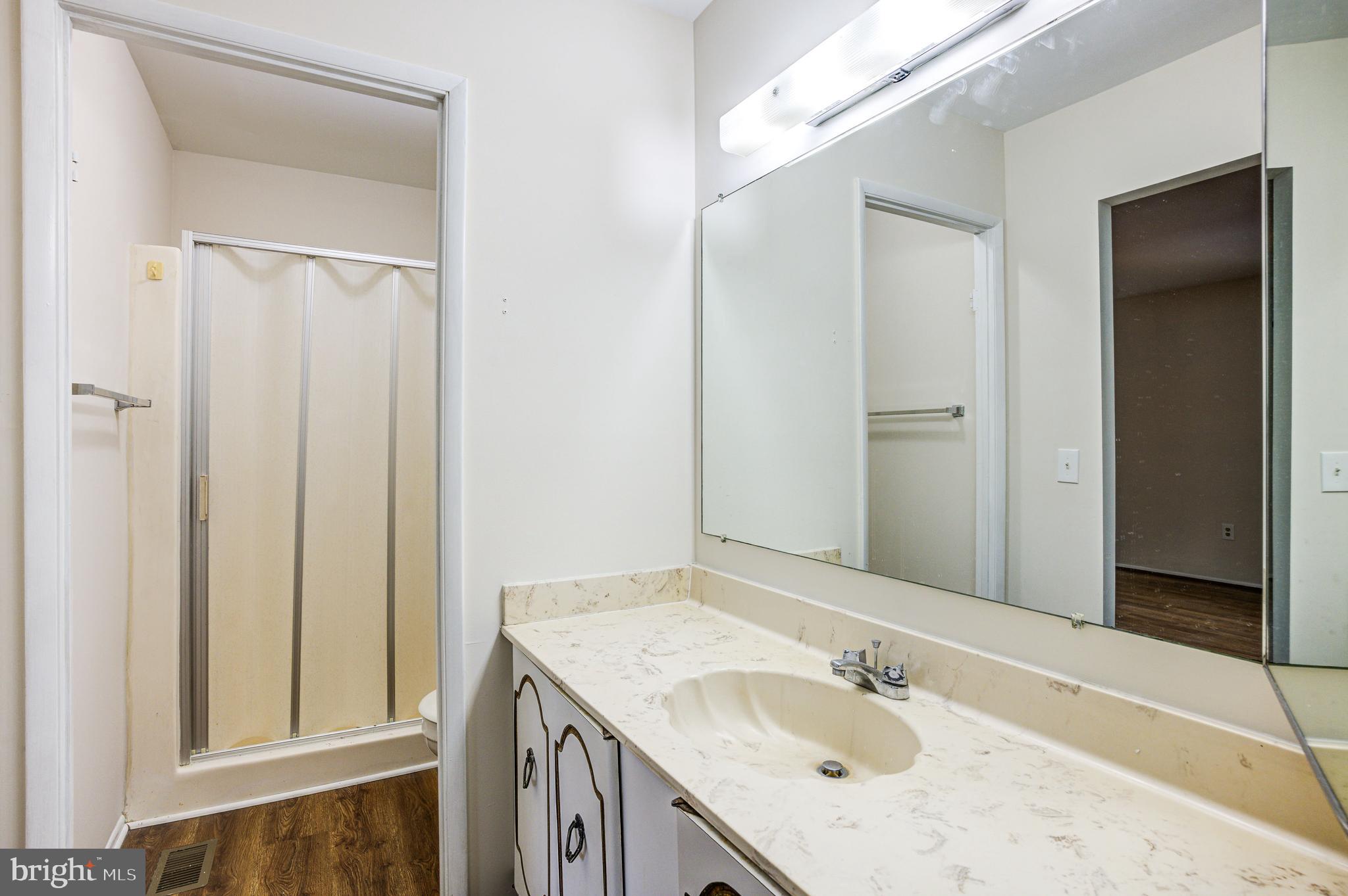 LEISURE WORLD - Residential