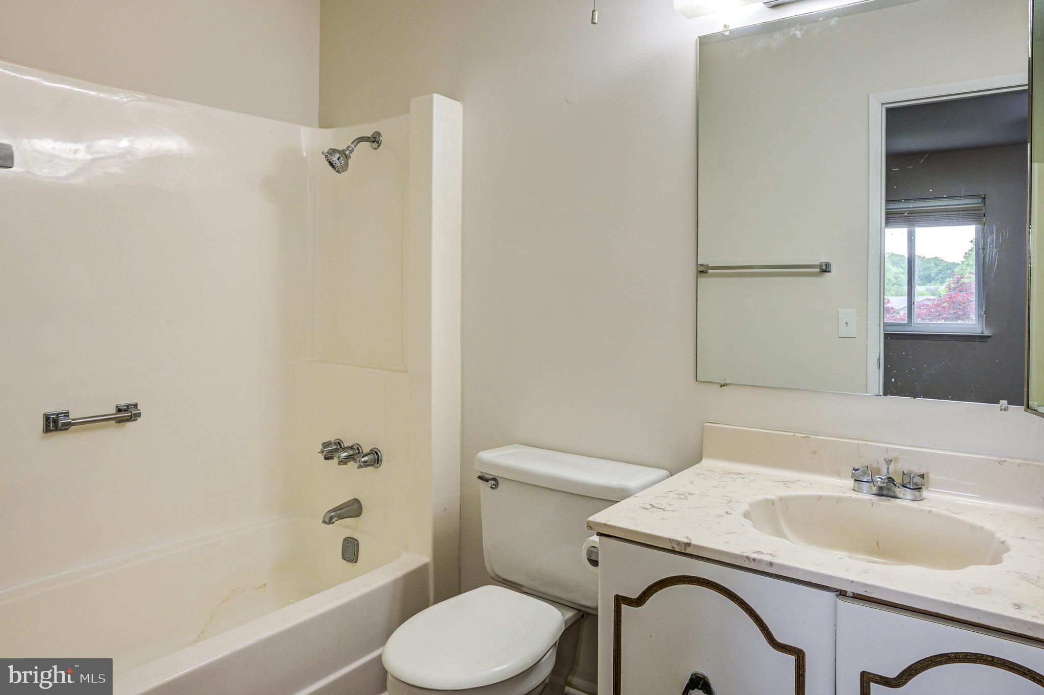 LEISURE WORLD - Residential