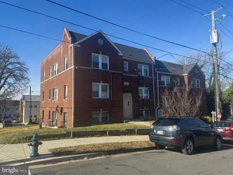 1725 29TH STREET SE WASHINGTON DC 20020