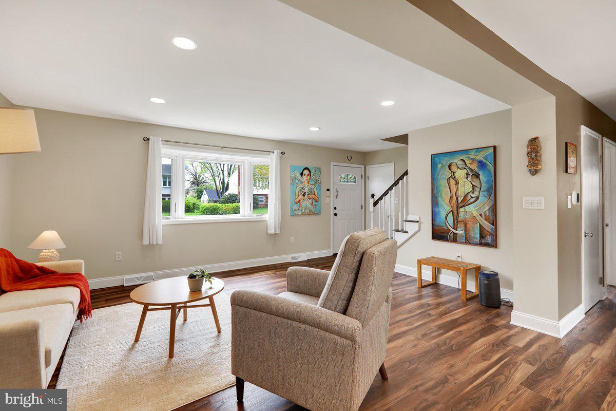 521 HUMMINGBIRD DRIVE