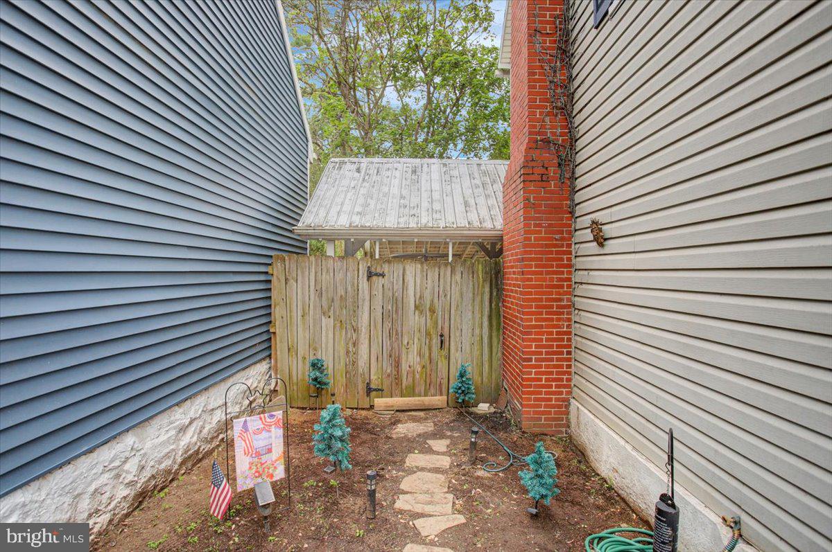 SHARPSBURG - Residential