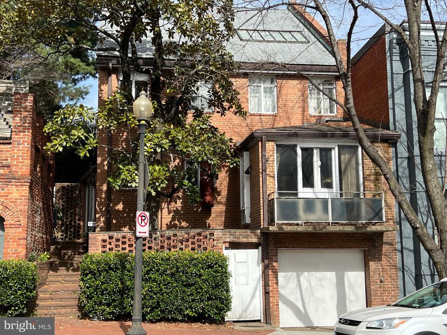 For comp purposes only,  Jamie Peva with Washington Fine Properties  was the listing agent.  Full renovation needed of Mid-century house with large lot.