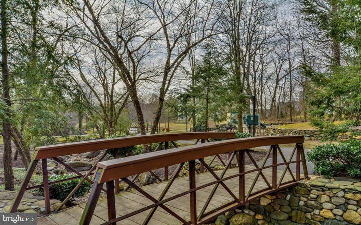 CHESTNUT GABLE - Residential Lease