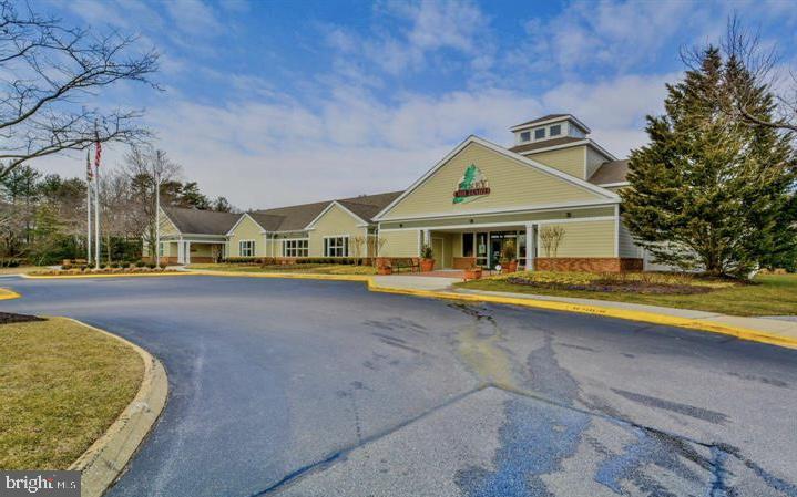 CHESTNUT GABLE - Residential Lease