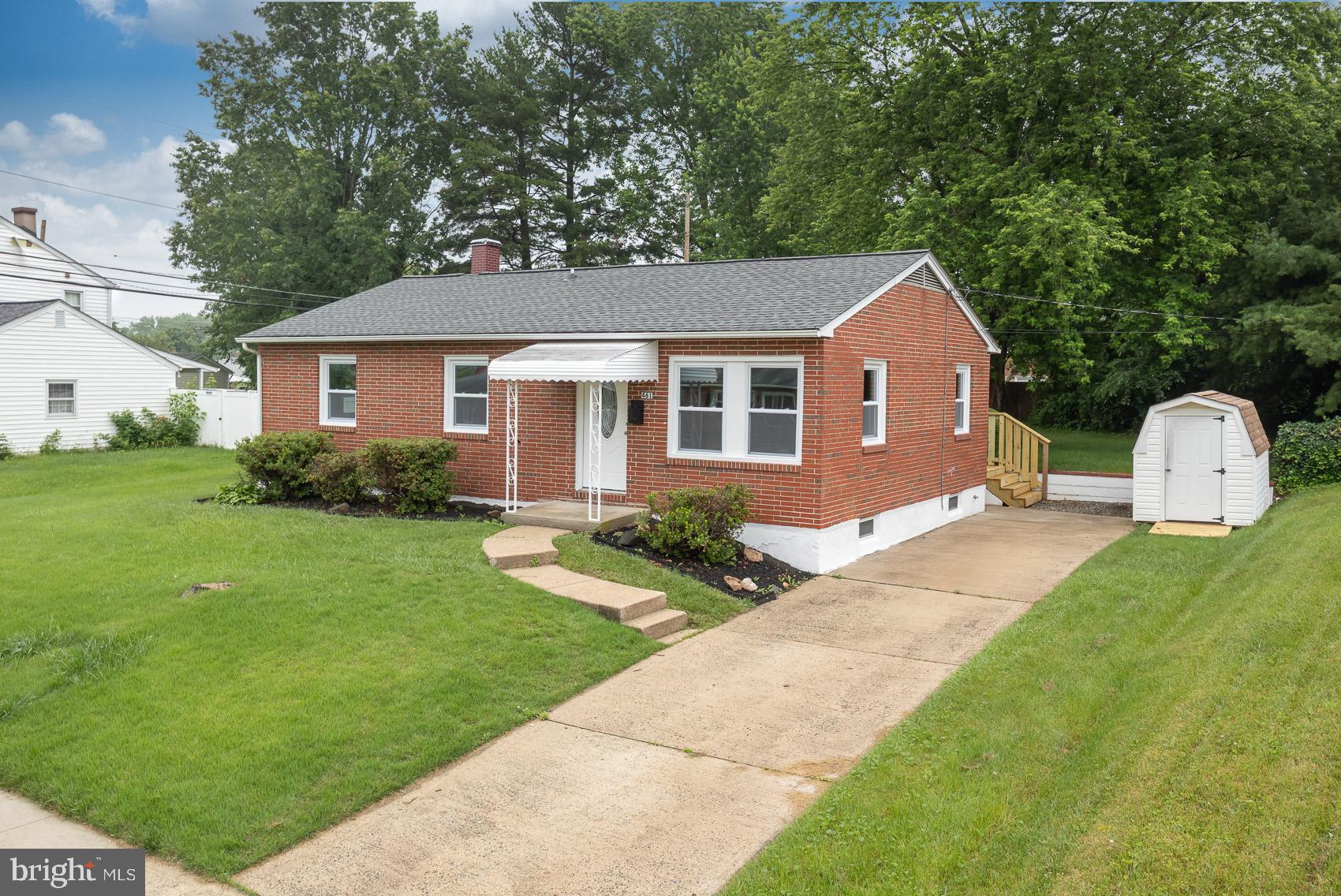 461 DORIS CIRCLE