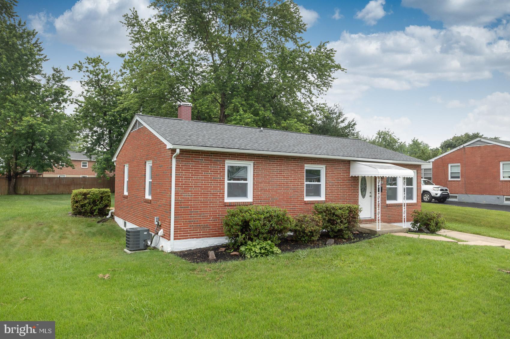 461 DORIS CIRCLE