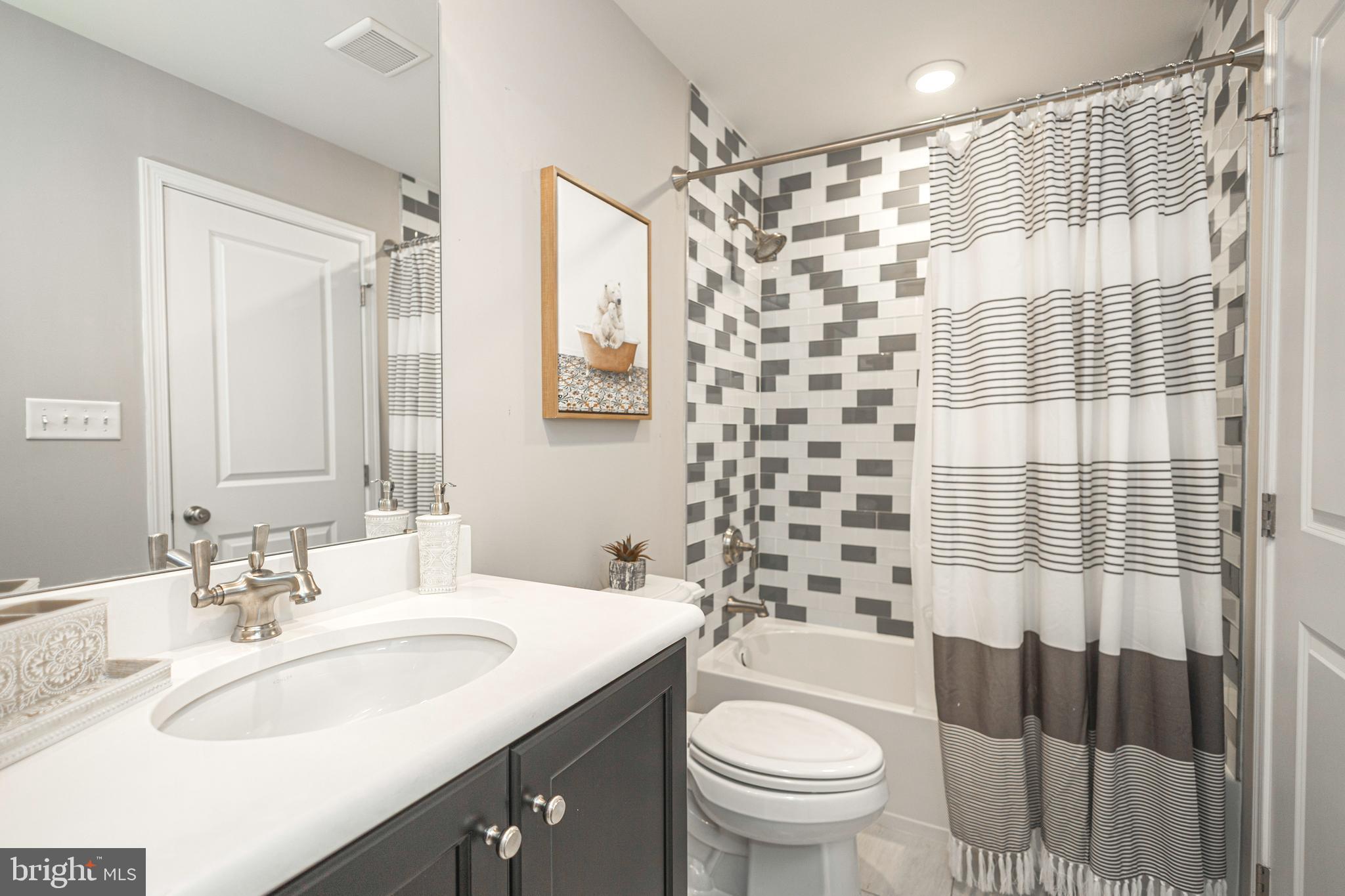 REGENCY AT HILLTOWN - Residential