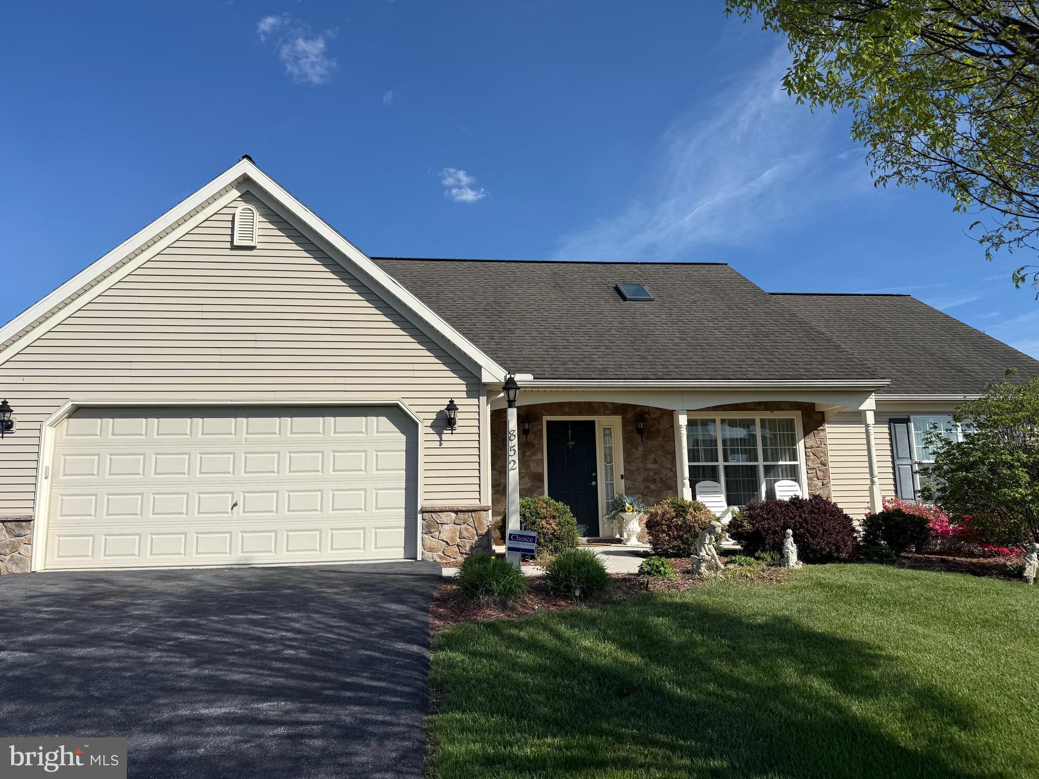 BRIAR LAKE - Residential