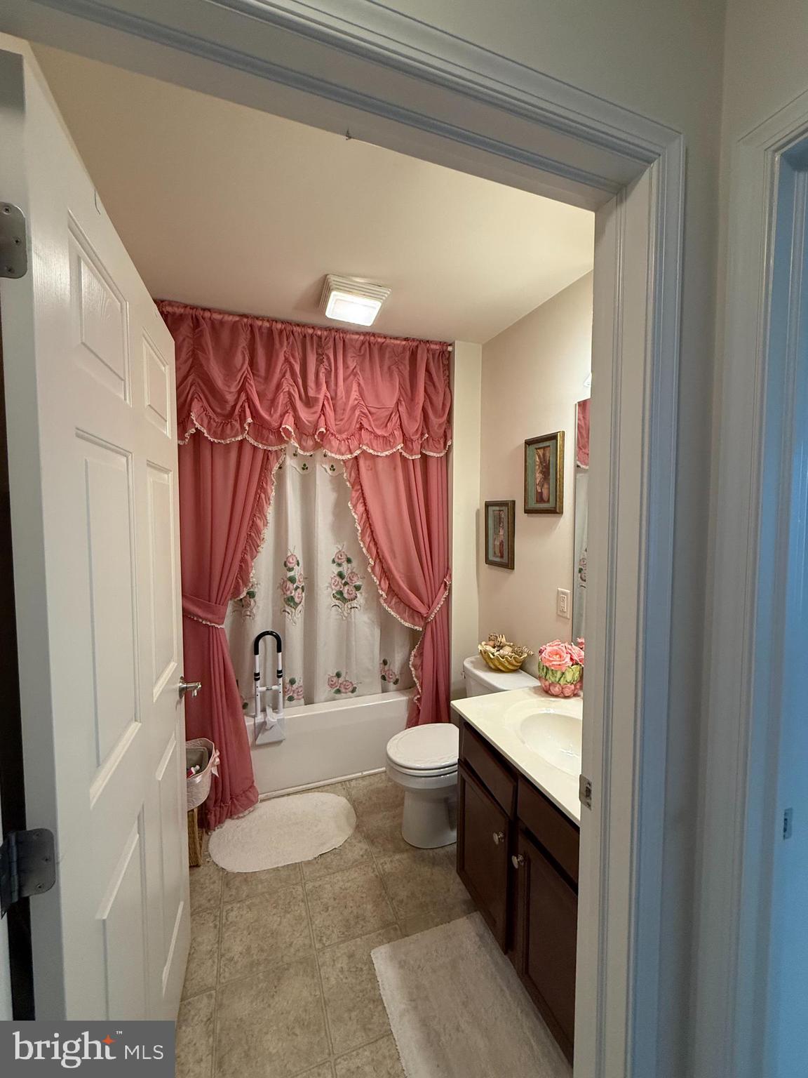 BRIAR LAKE - Residential