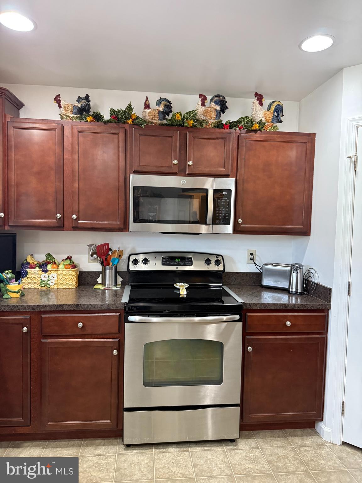 BRIAR LAKE - Residential