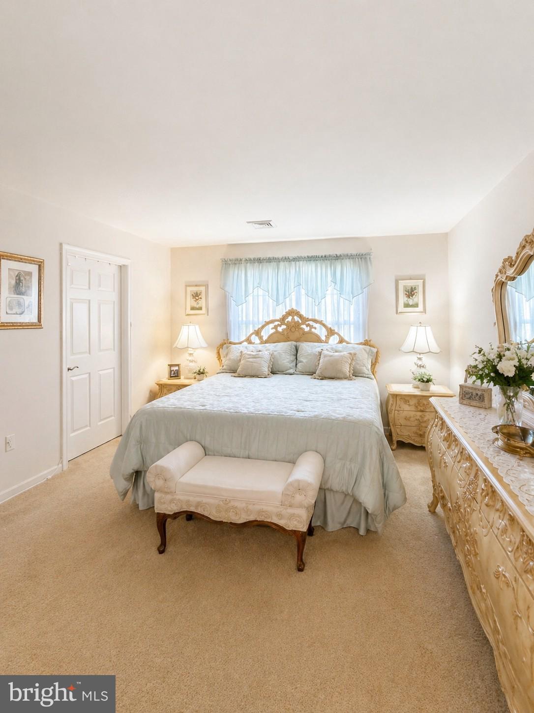 BRIAR LAKE - Residential
