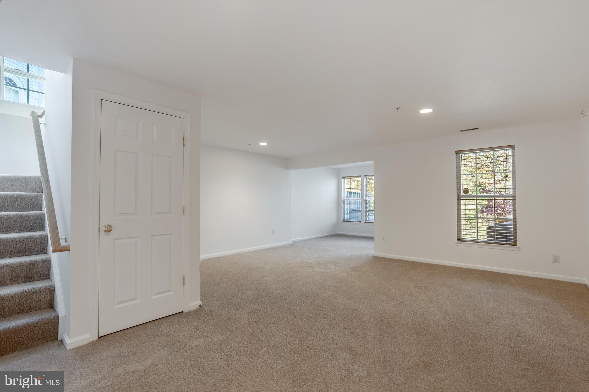 SEVEN OAKS - Residential