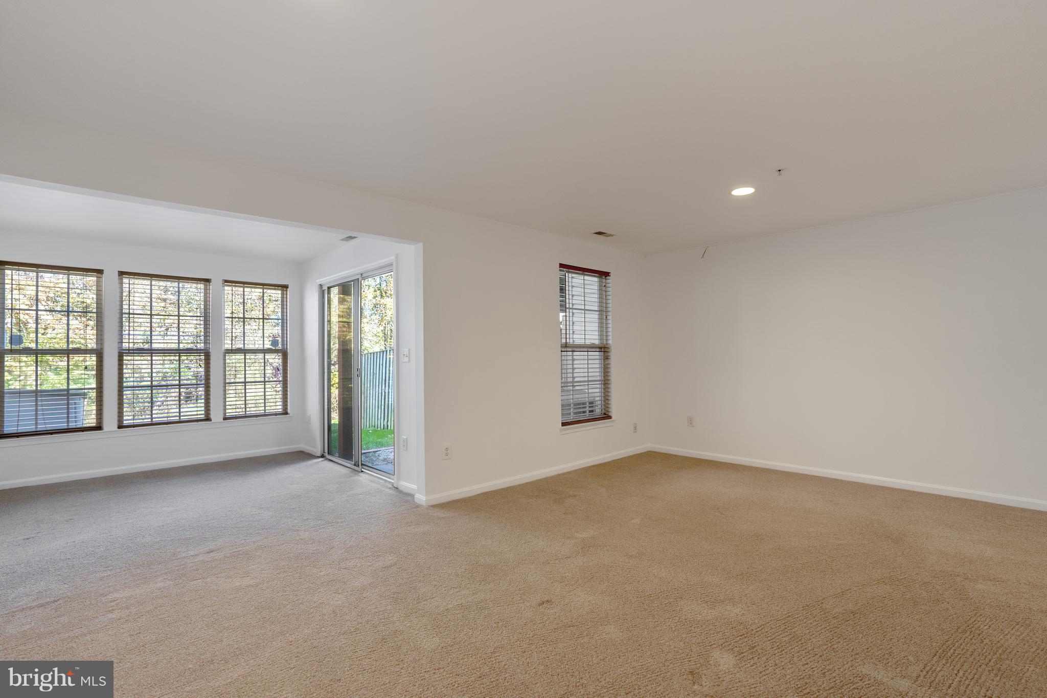 SEVEN OAKS - Residential