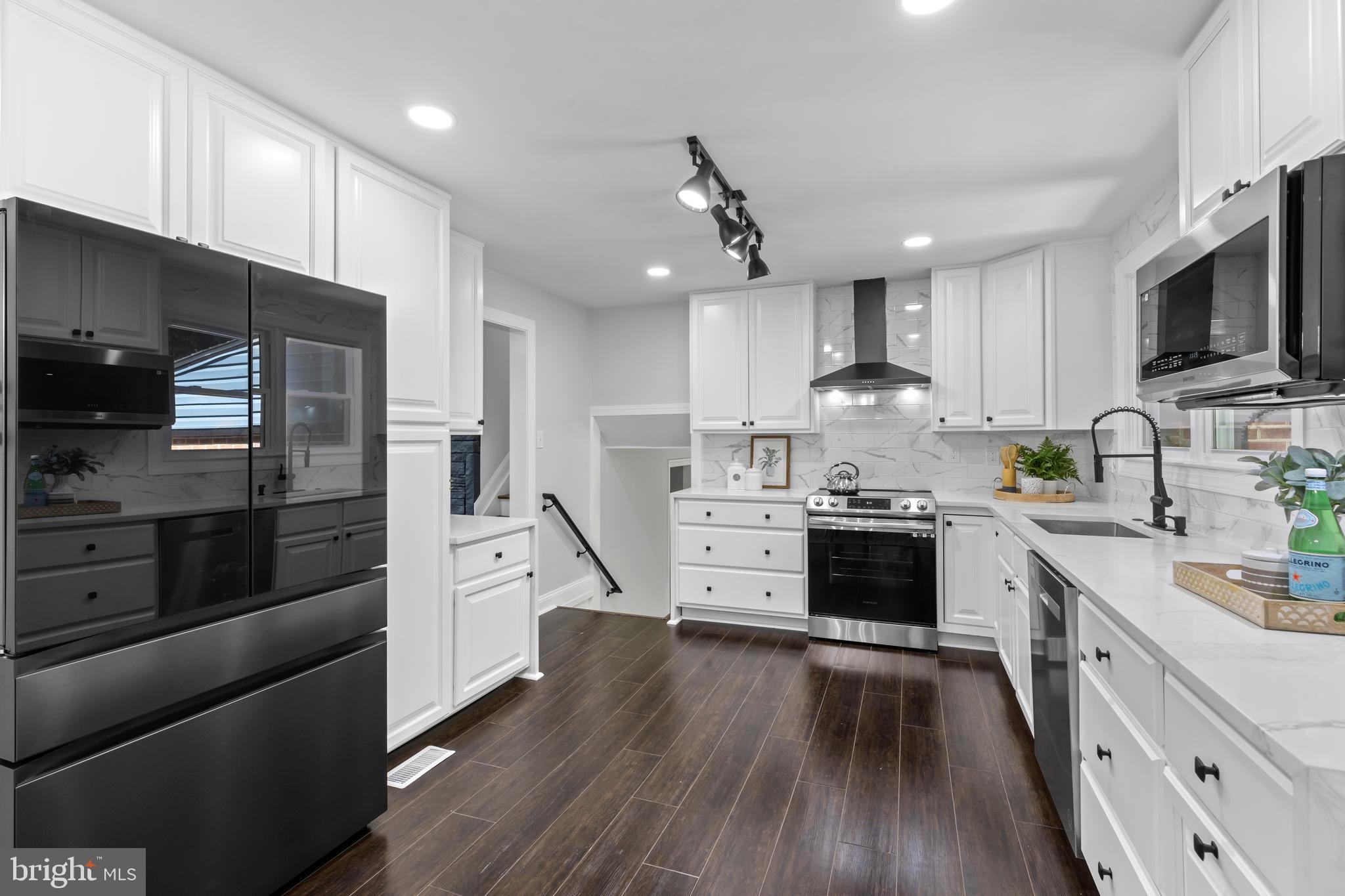 FOUNTAIN HILL - Residential