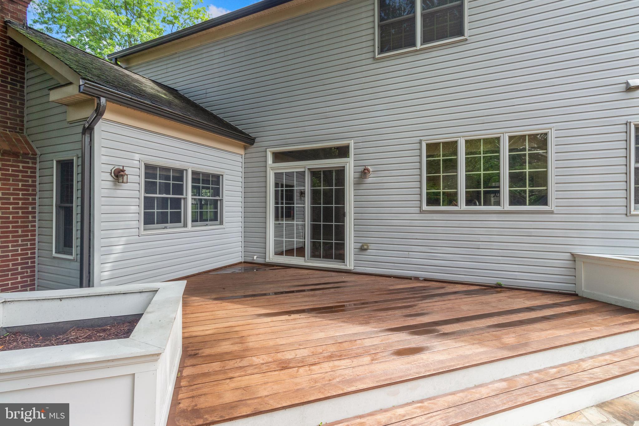 MCKENZIE MEADOWS - Residential