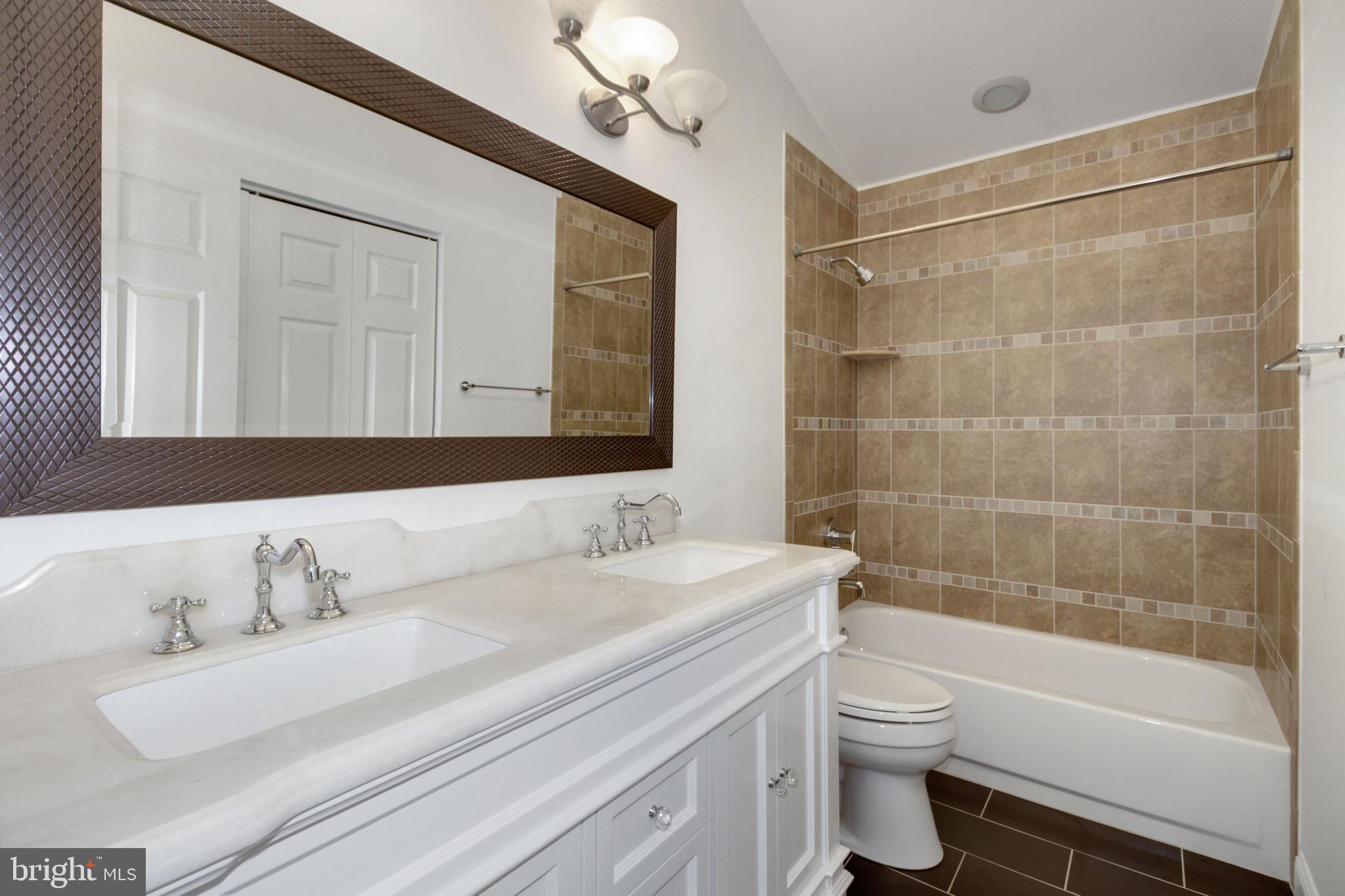 MCKENZIE MEADOWS - Residential