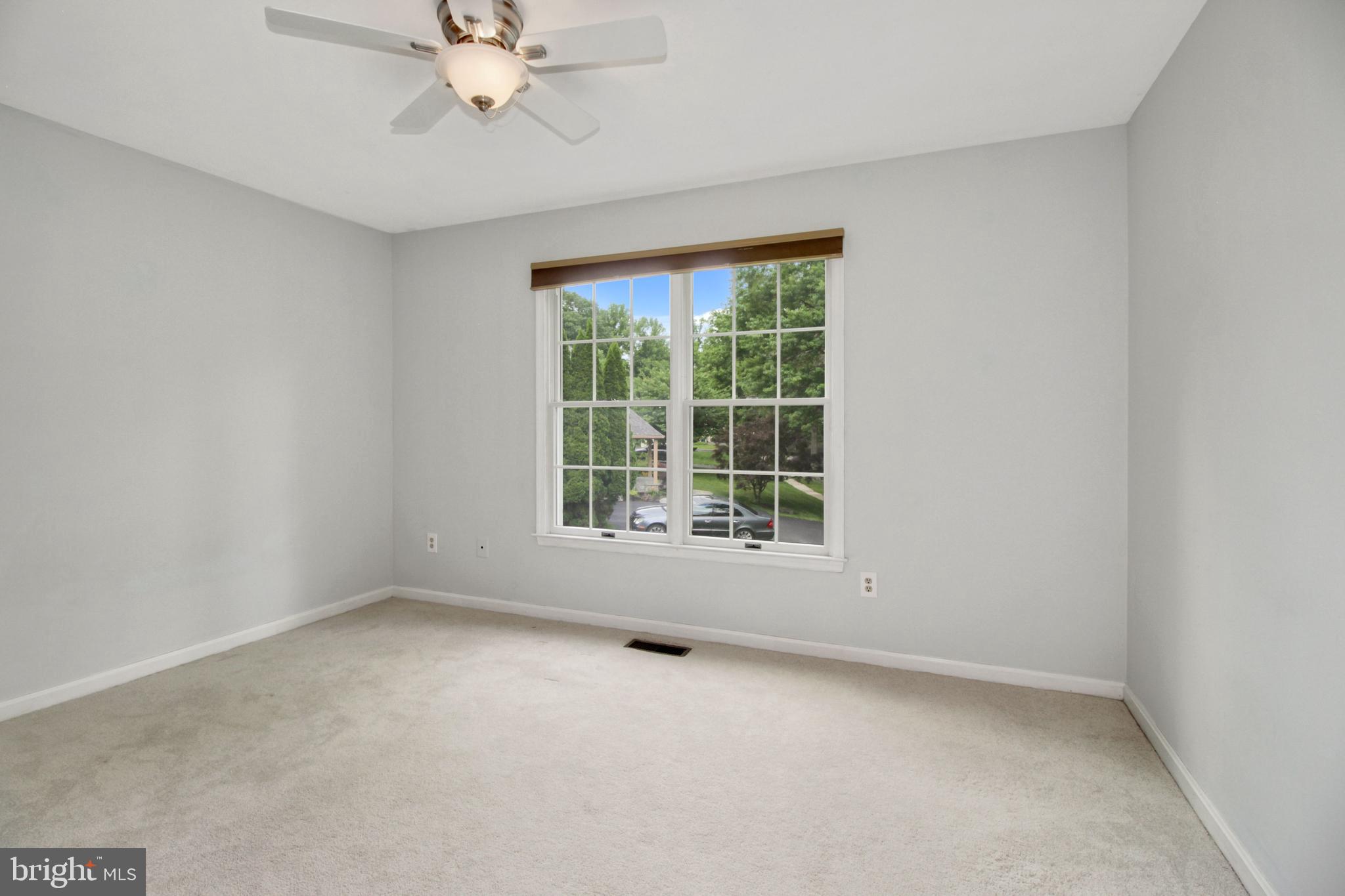 MCKENZIE MEADOWS - Residential