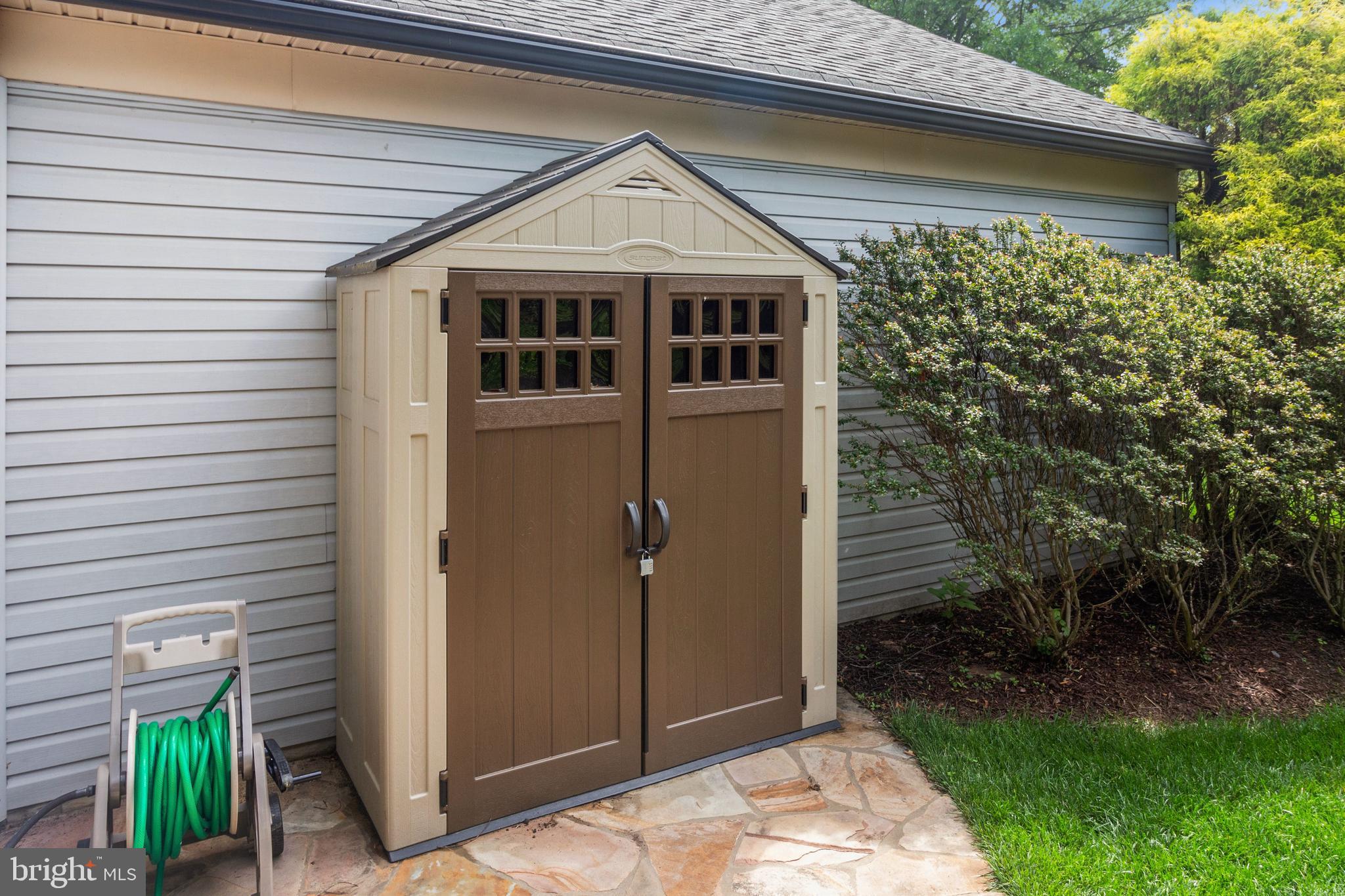 MCKENZIE MEADOWS - Residential