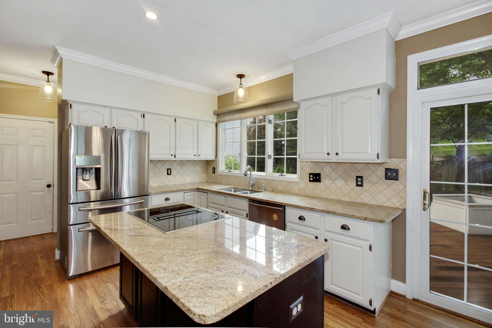 MCKENZIE MEADOWS - Residential