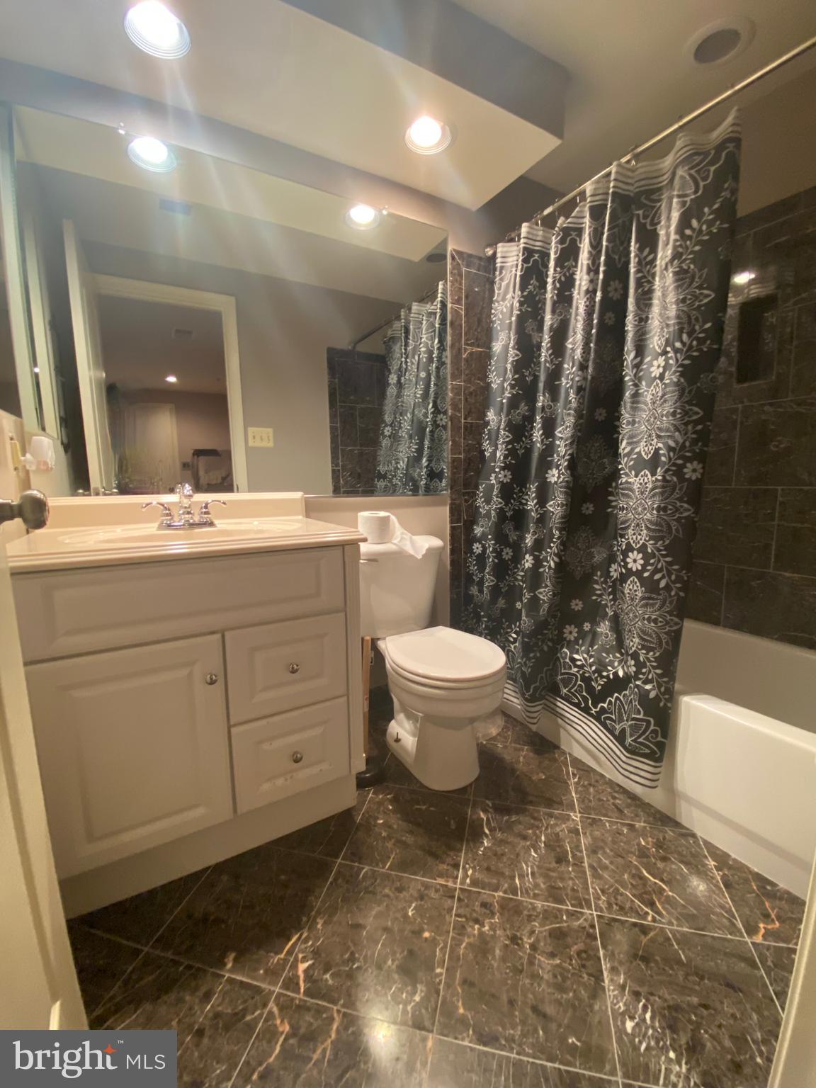 GLENN ESTATES - Residential