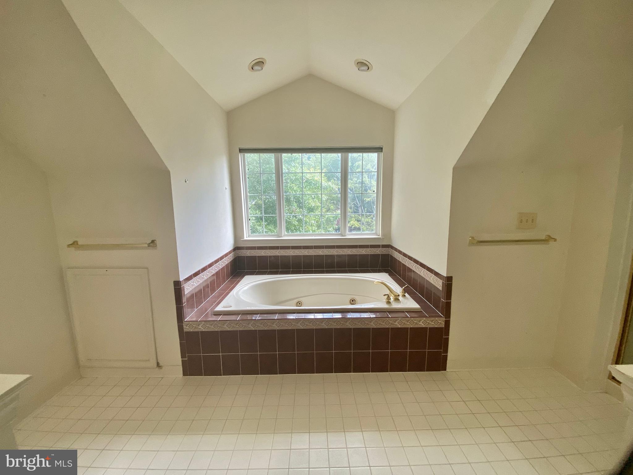 GLENN ESTATES - Residential