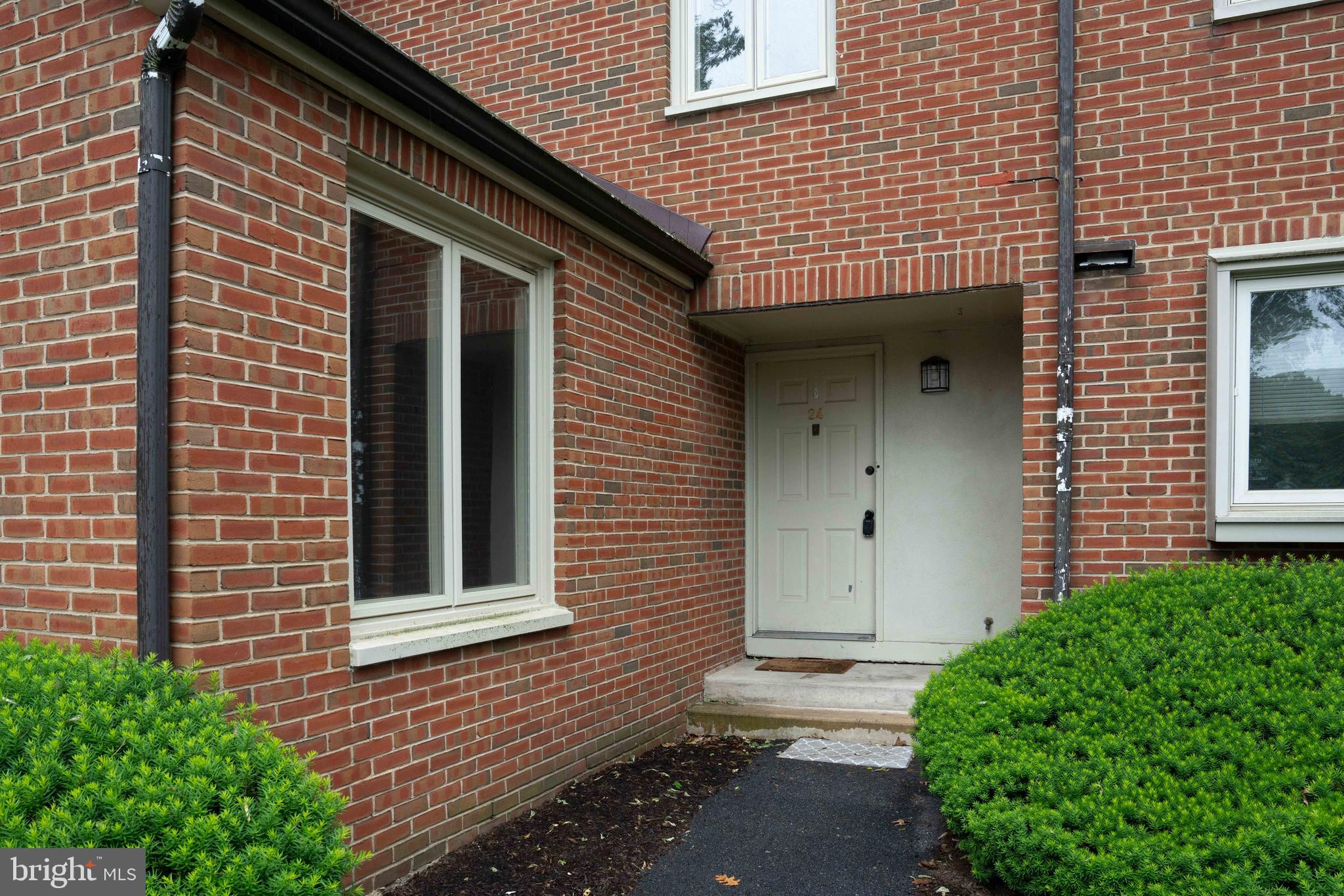 24 BEECHTREE LANE