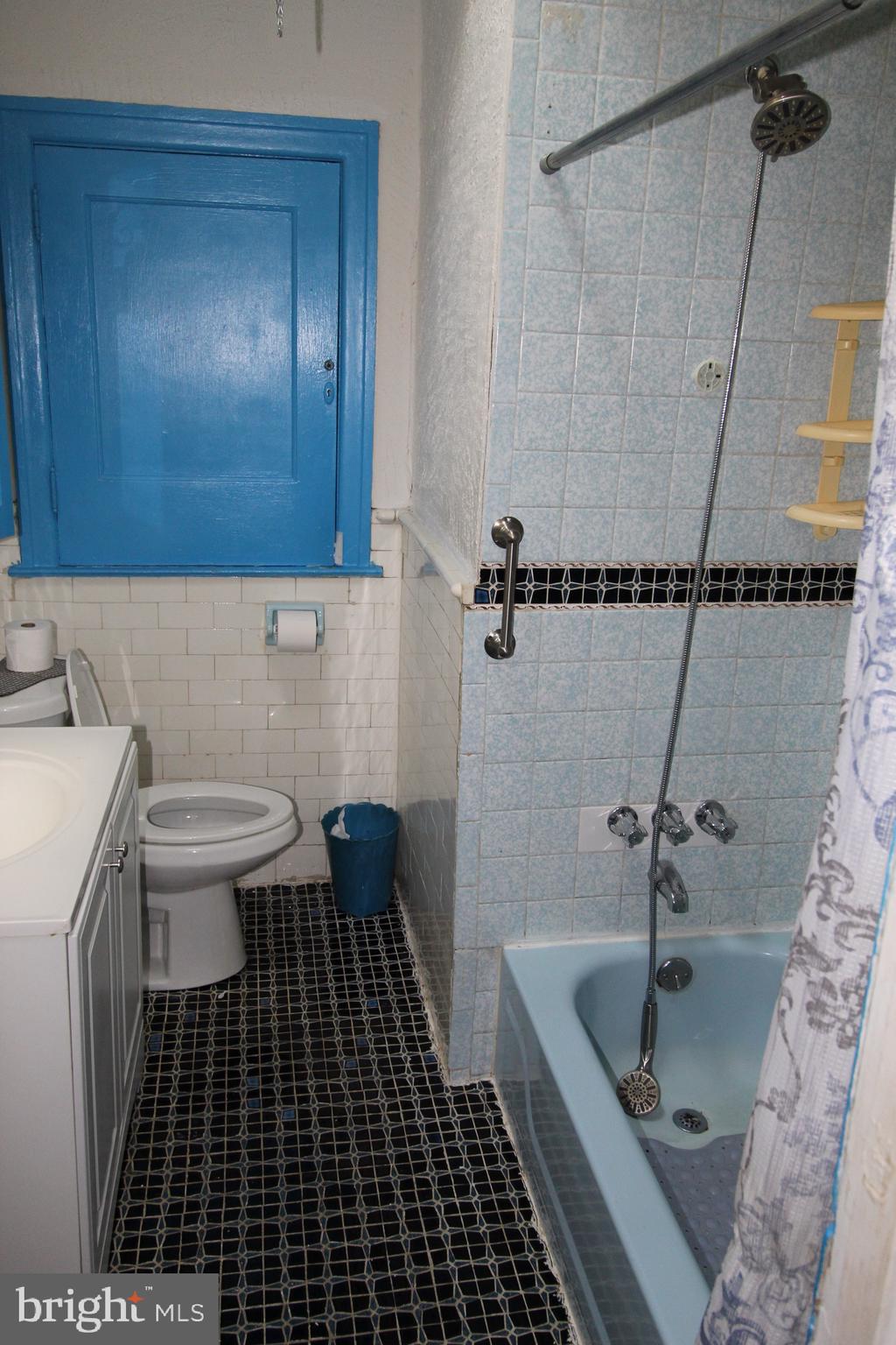 WEST OAK LANE - Residential