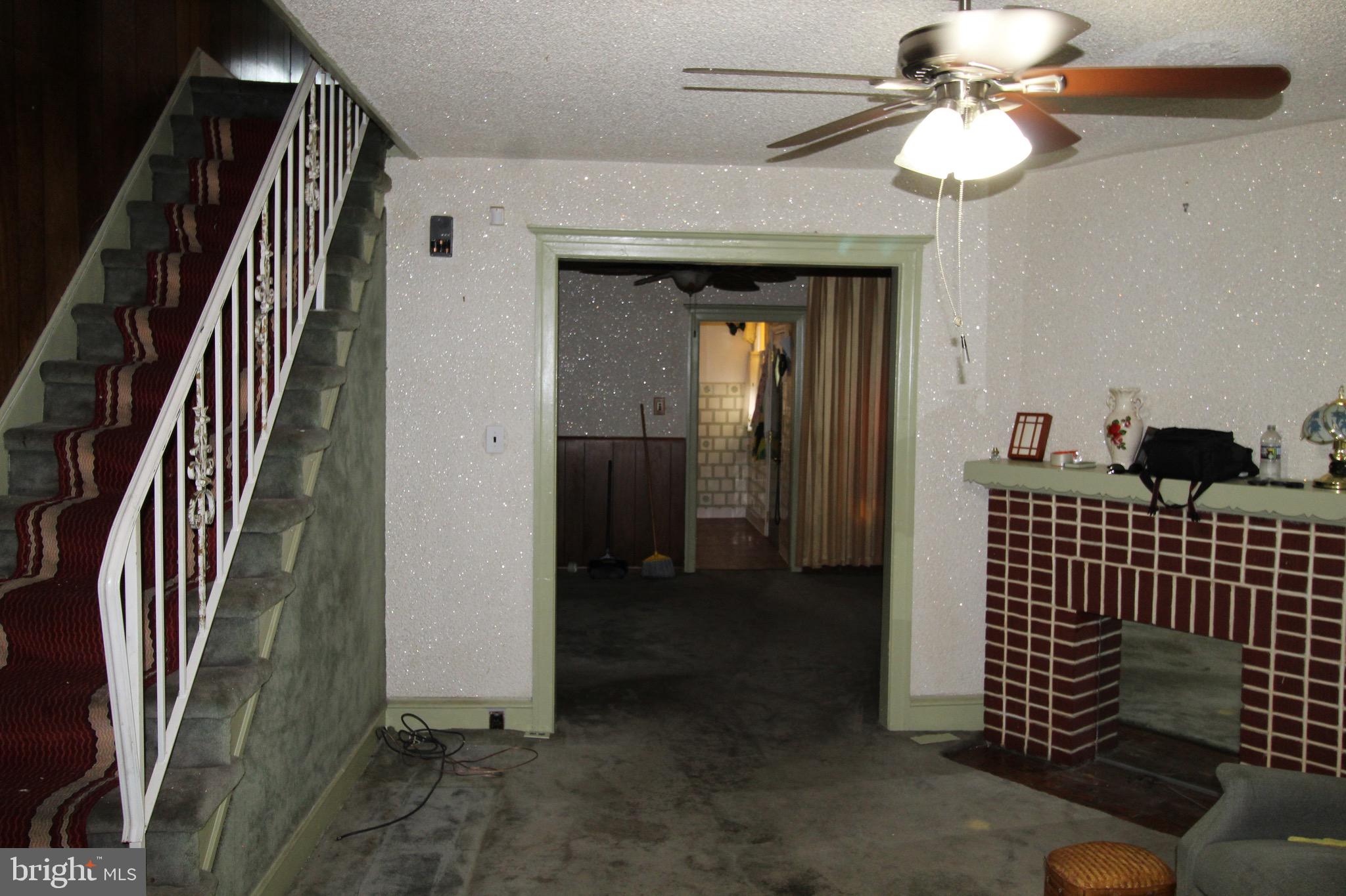 WEST OAK LANE - Residential