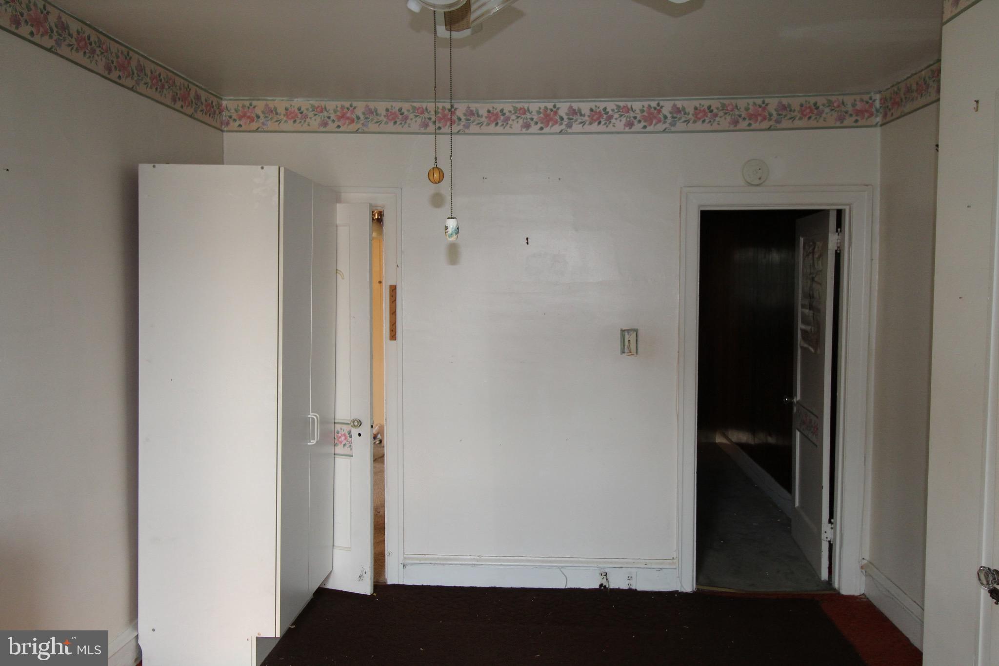 WEST OAK LANE - Residential