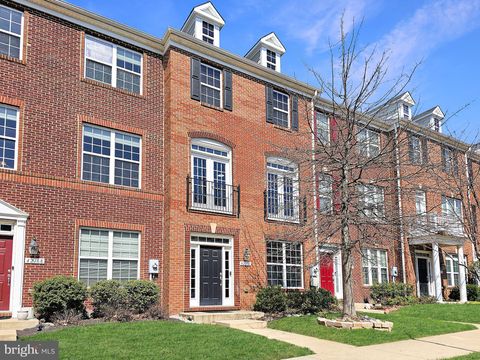 Townhouse For Sale - 42770 Hay Road<br/> ASHBURN, VA 20147