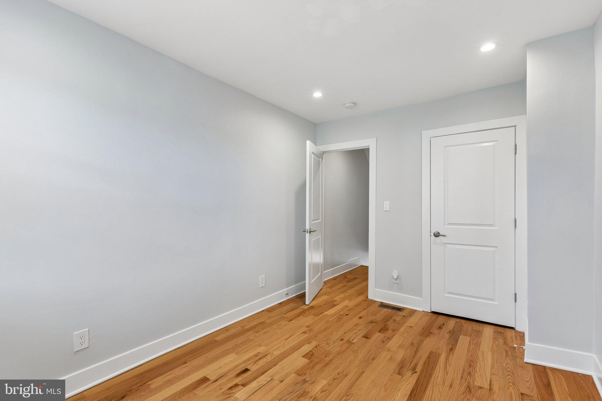 MANTUA - Residential
